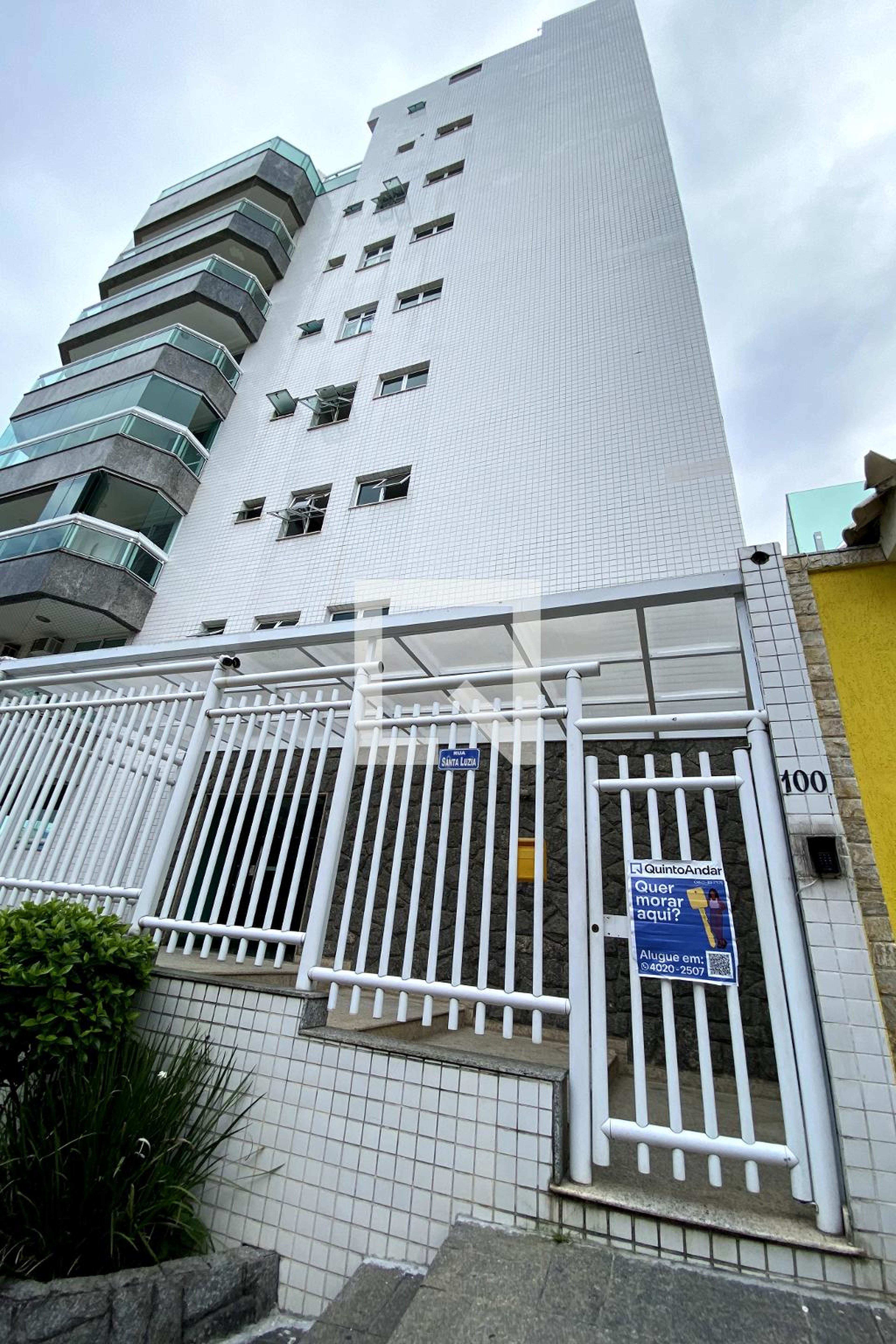 Fachada Condomínio em Rua Santa Luzia, 100