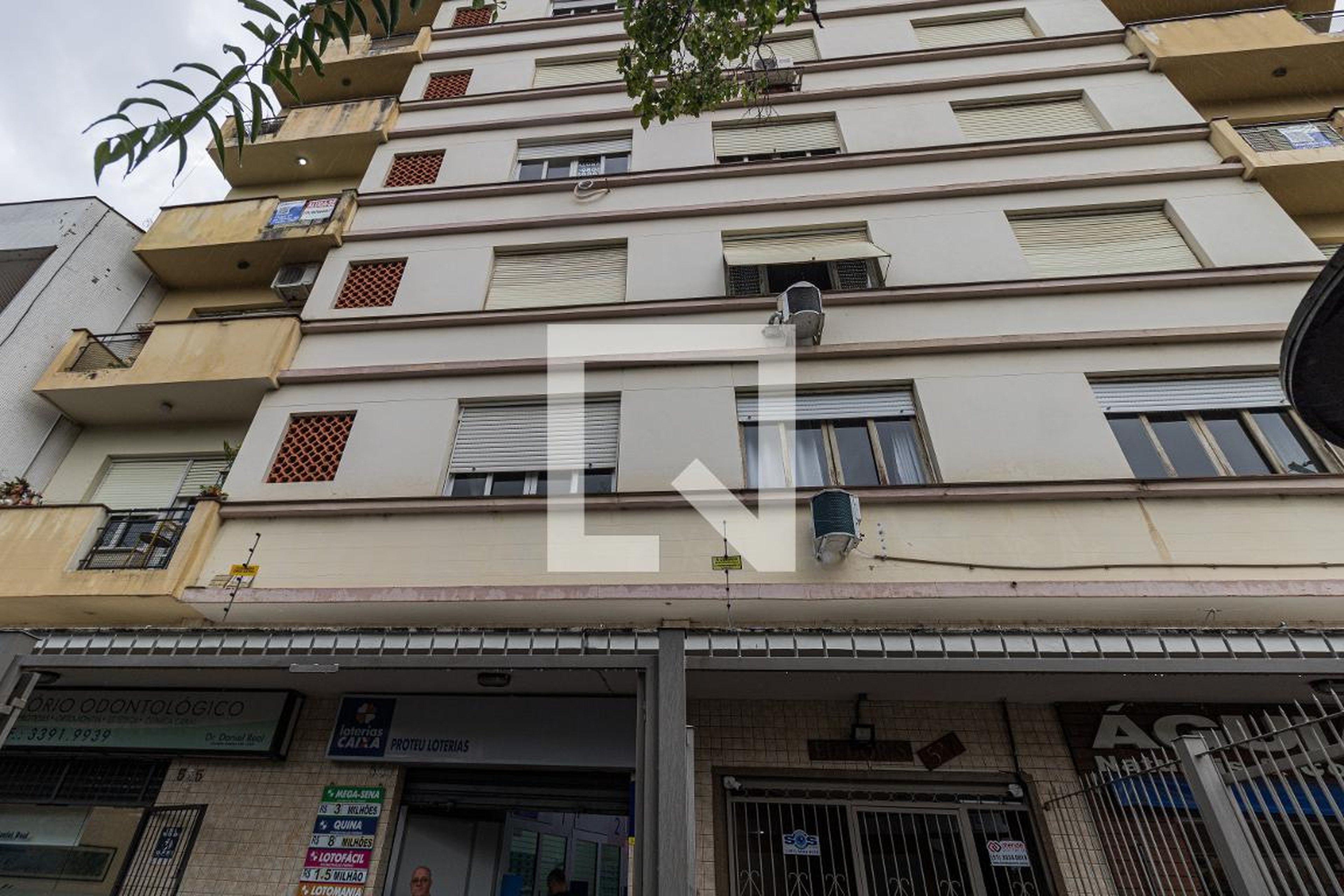 Fachada do Prédio Condomínio em Avenida Jerônimo de Ornelas, 527