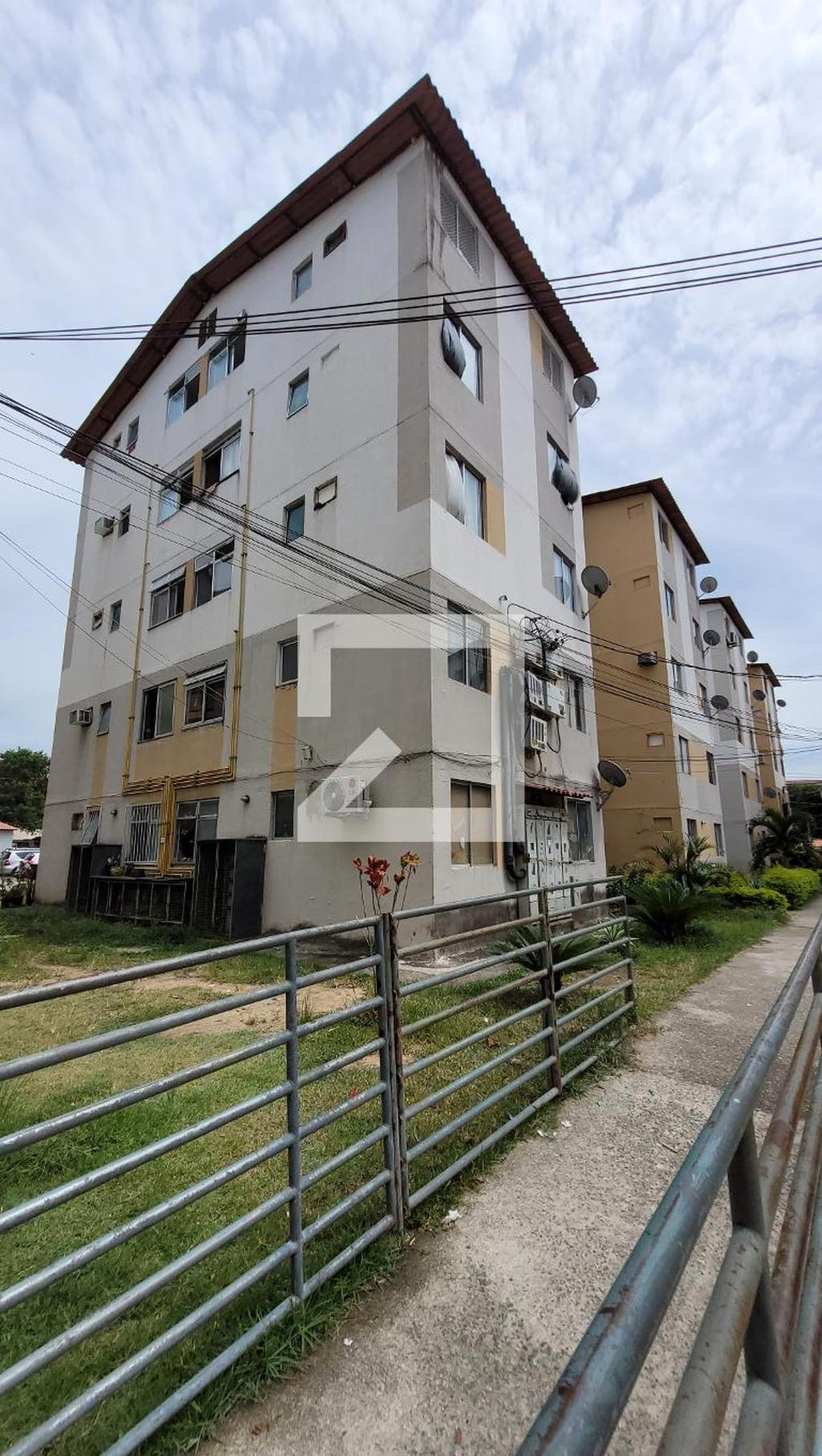 Fachada Condomínio em Rua das Araras Claras Quadra 12, 12