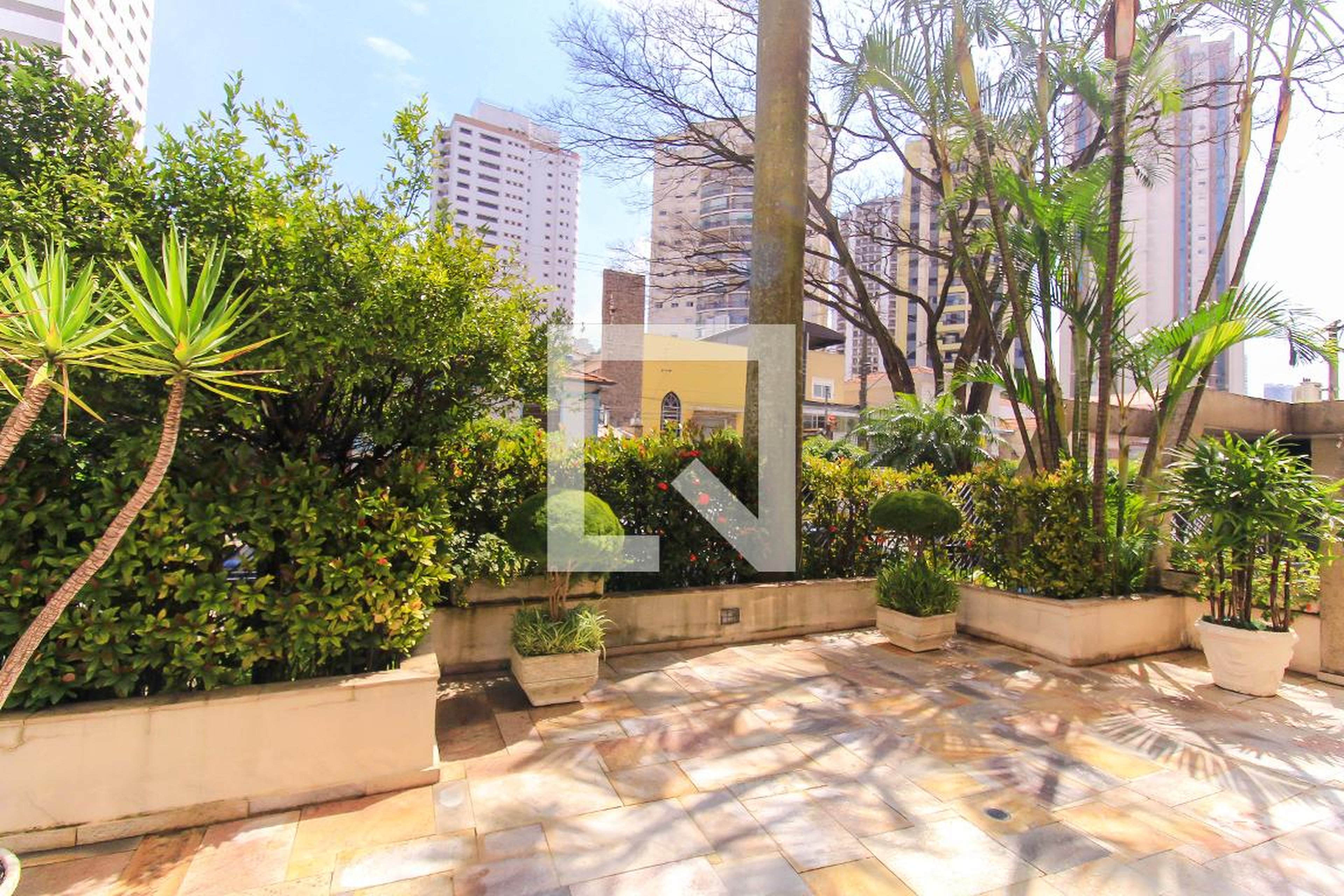 Área externa - Edifício Colombe DOr