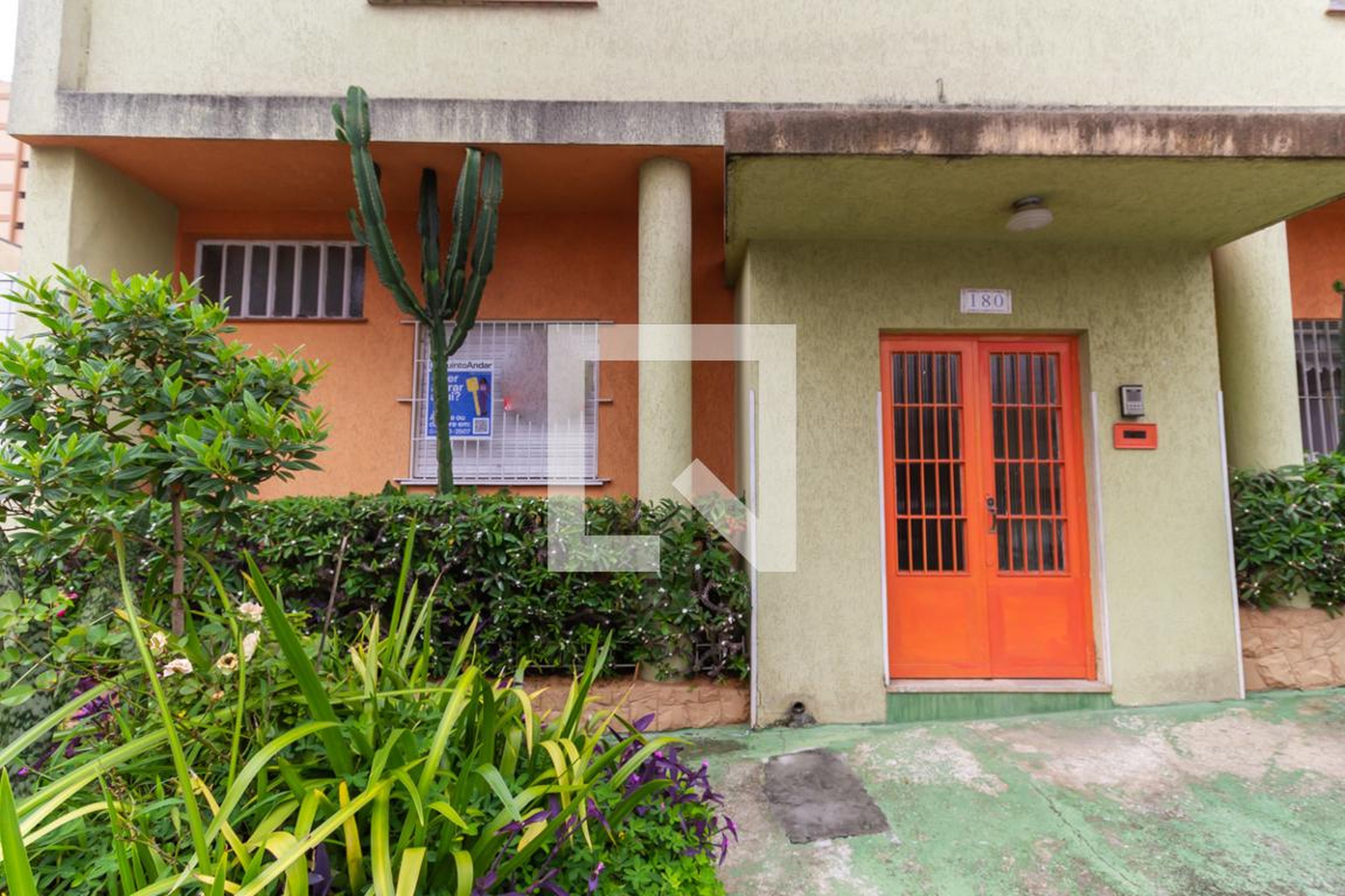 Fachada do Prédio Condomínio em Rua Gonçalves Ledo, 180