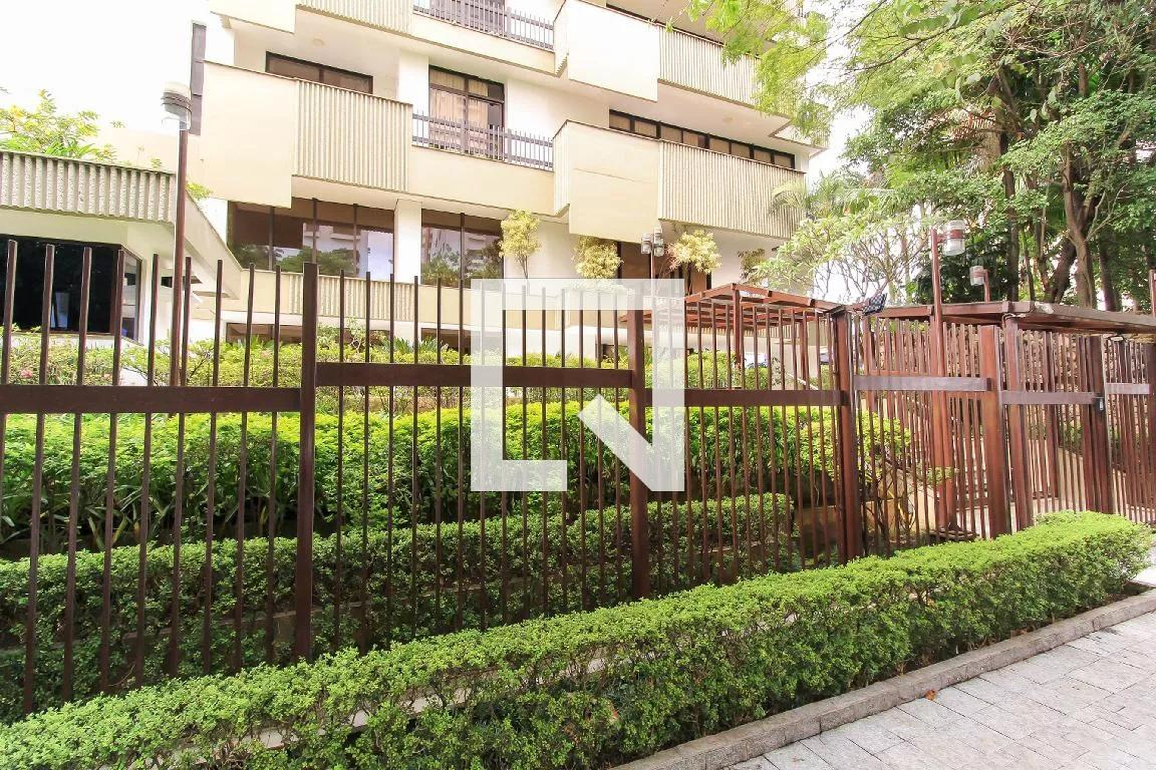 Fachada do Prédio Condomínio Bermudas