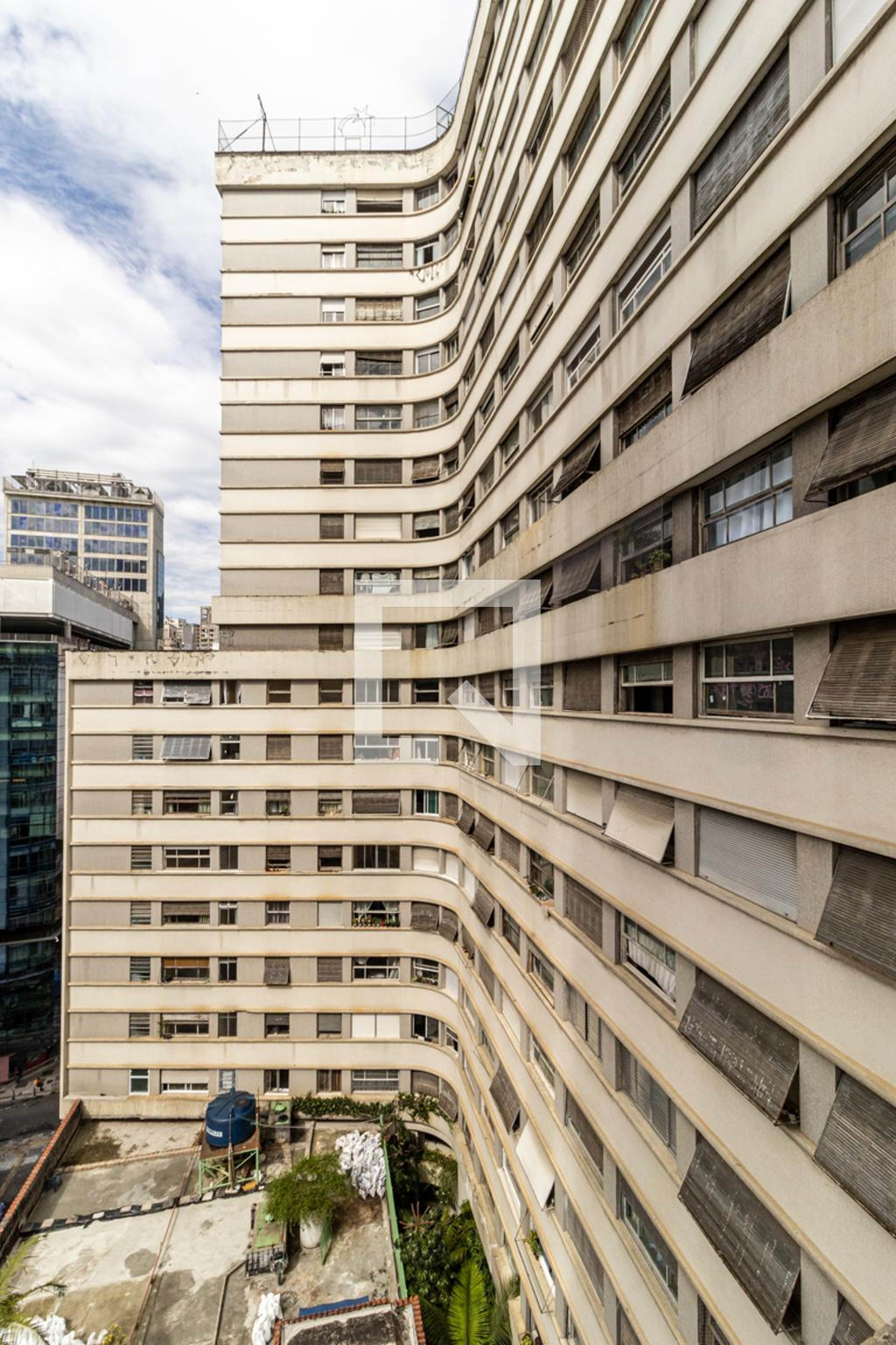Fachada Condomínio em Rua 24 de Maio, 181
