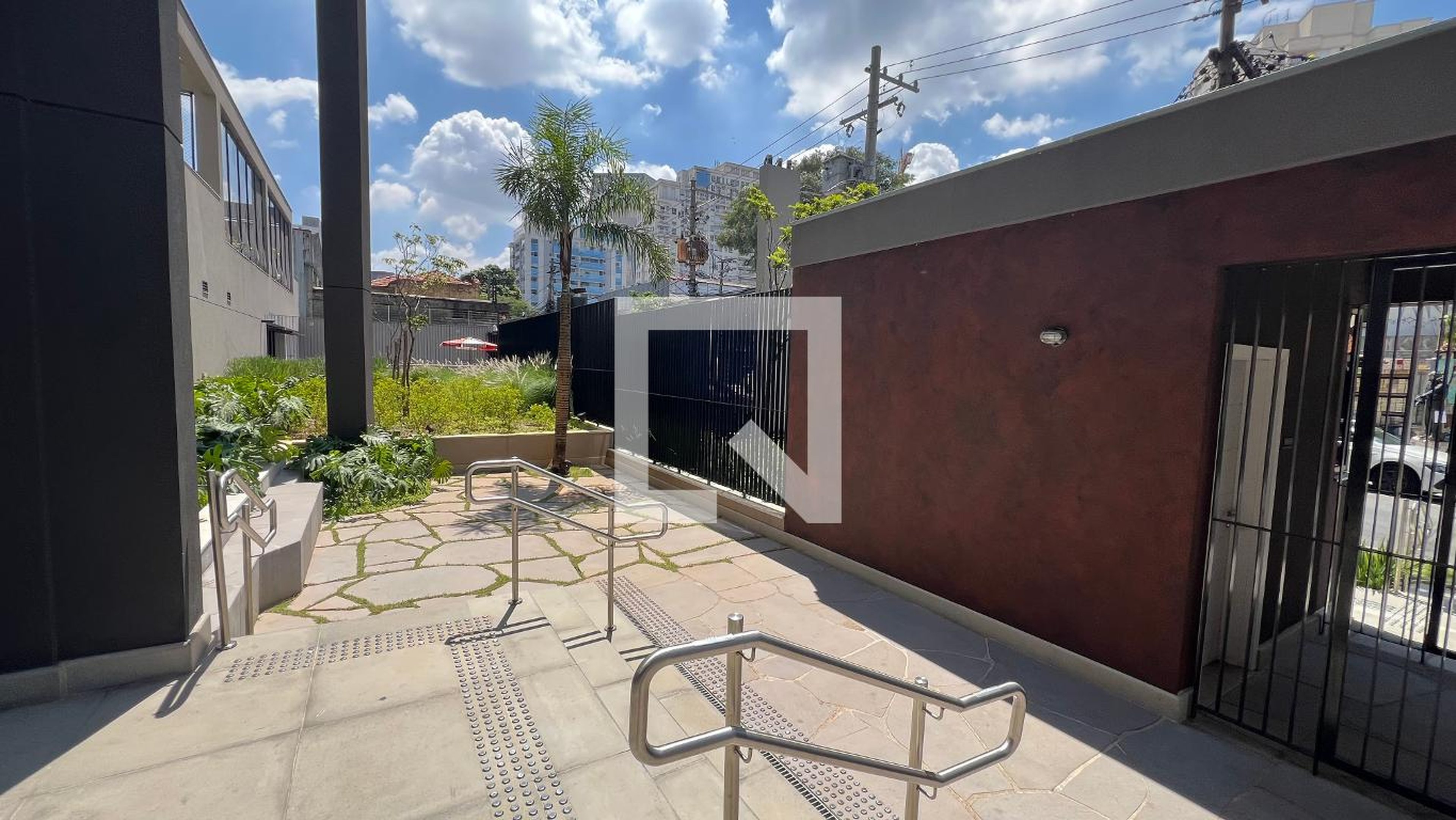 Entrada - Expand Pinheiros