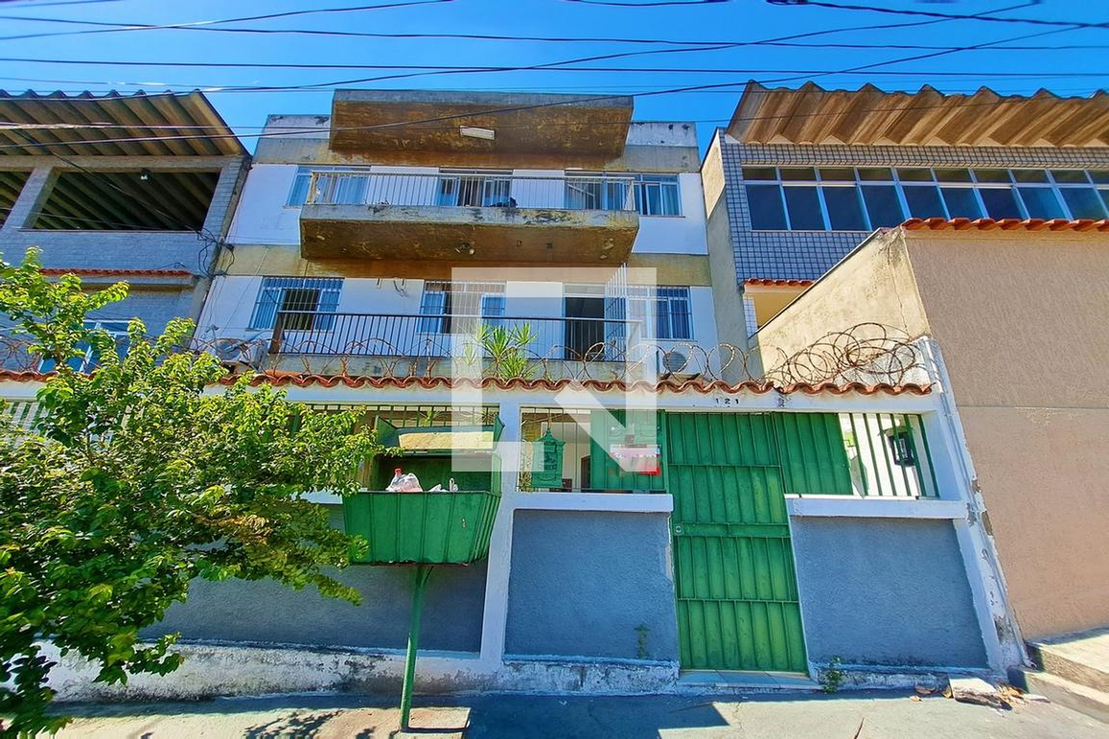 Fachada Condomínio em Rua Jacinto Rebelo, 110