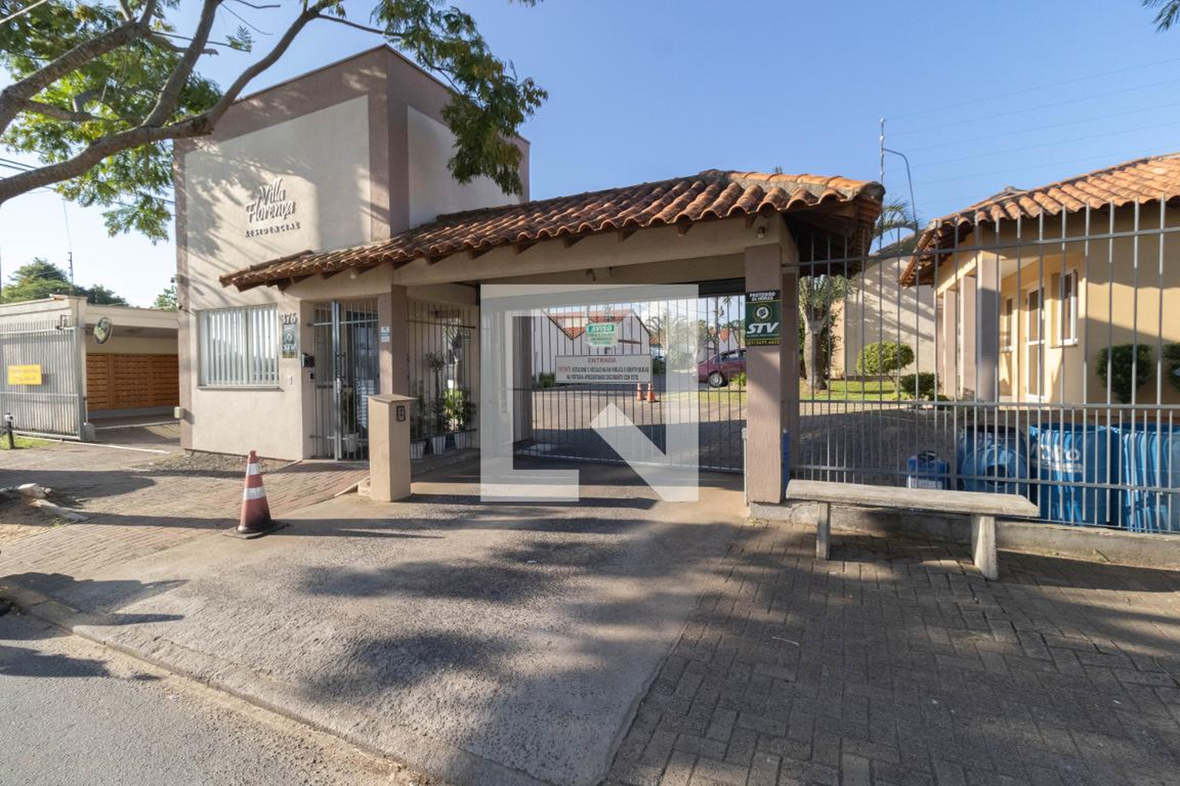 Fachada do condomínio Condomínio Villa Florença