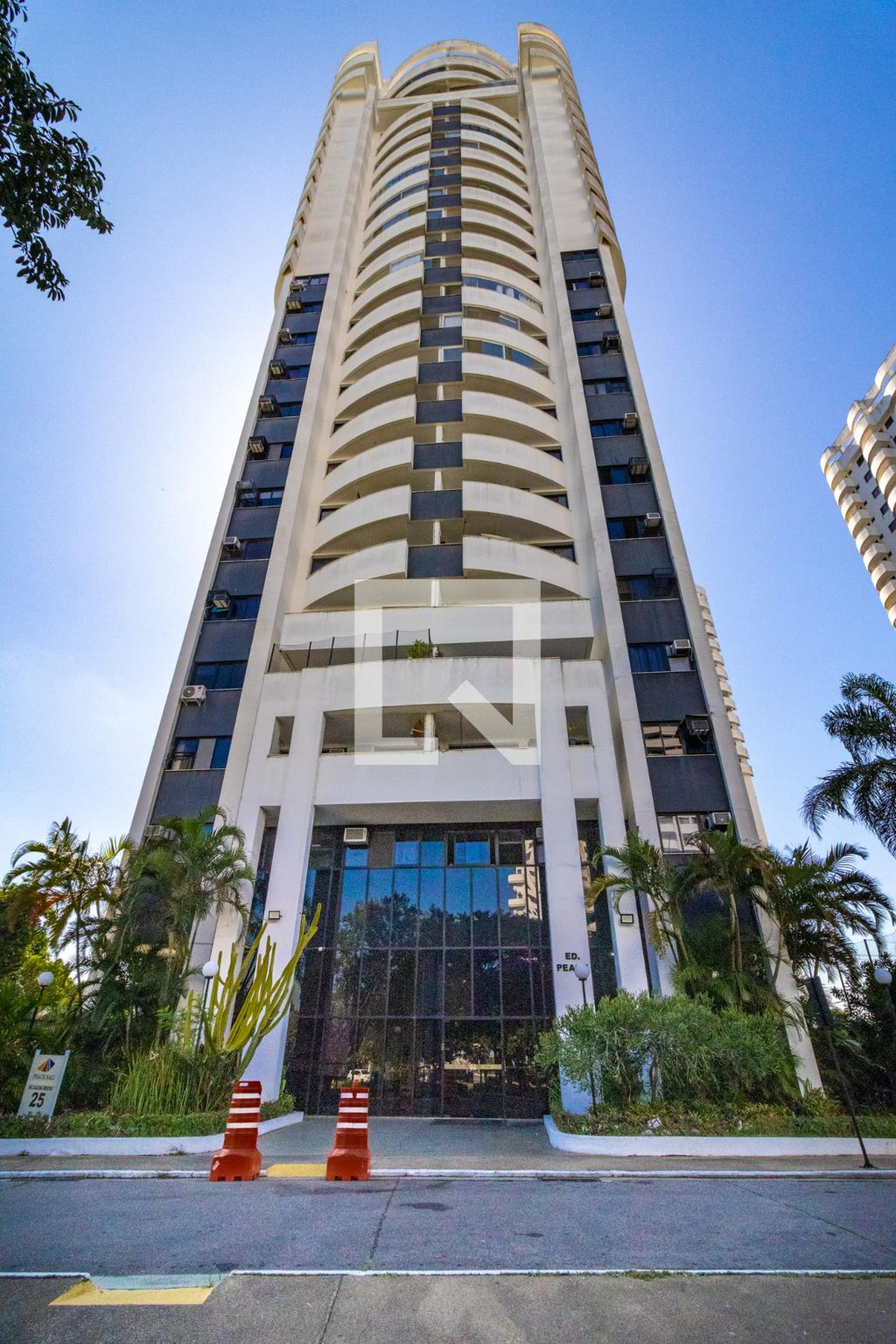 Fachada do Prédio Condomínio Barra Bali