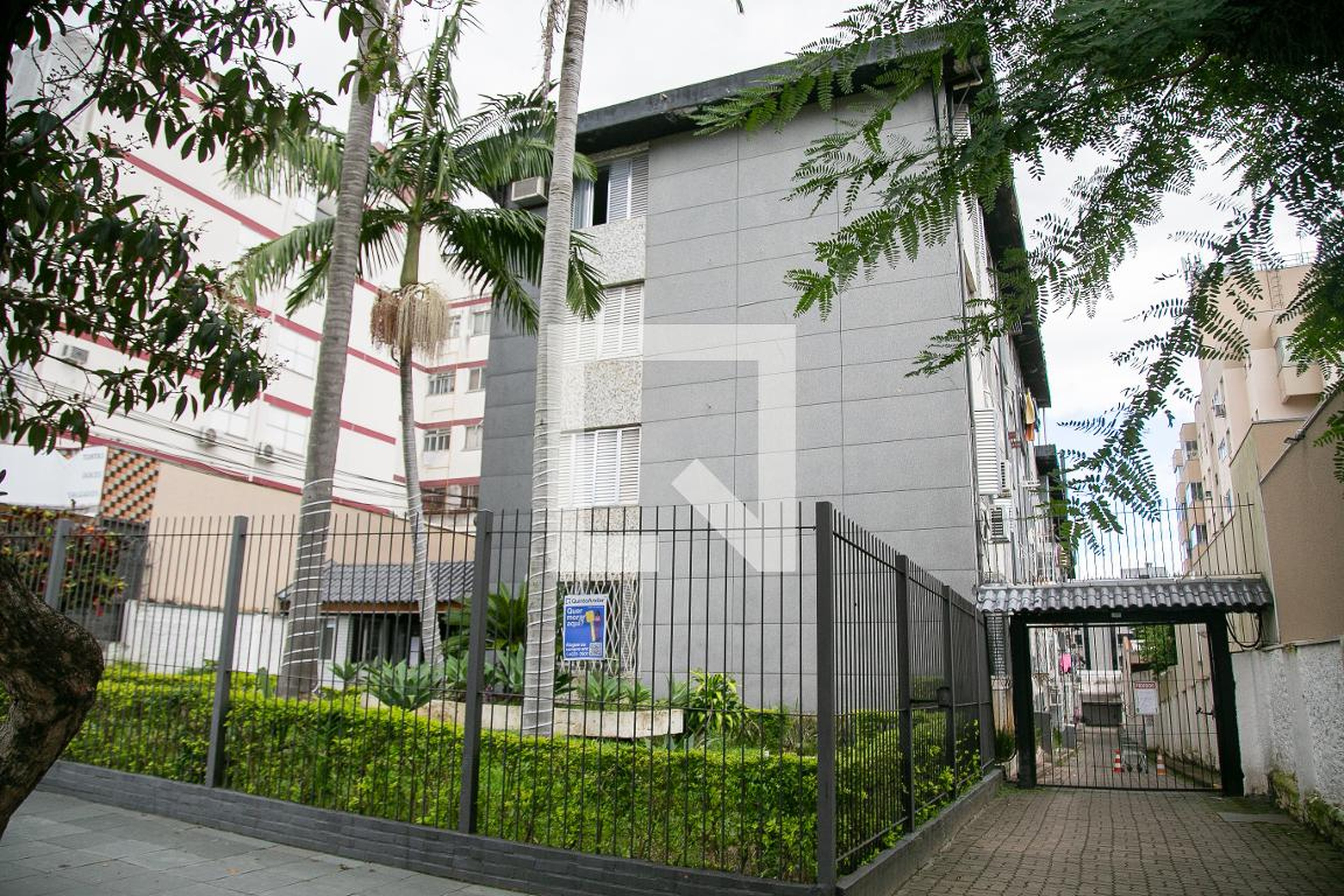 Fachada Condomínio em Rua Silveiro, 373