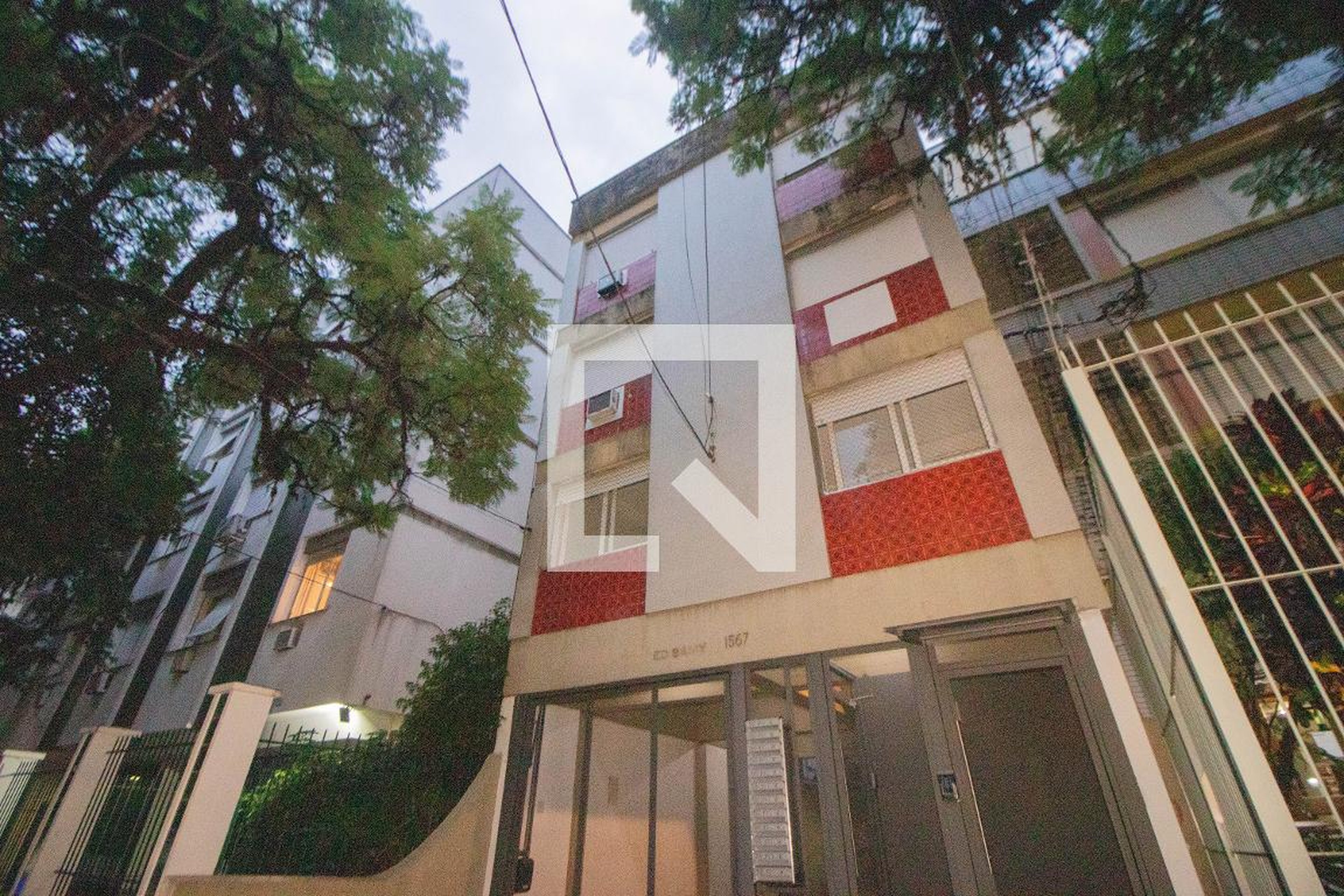 Fachada do Condomínio Edifício Samy