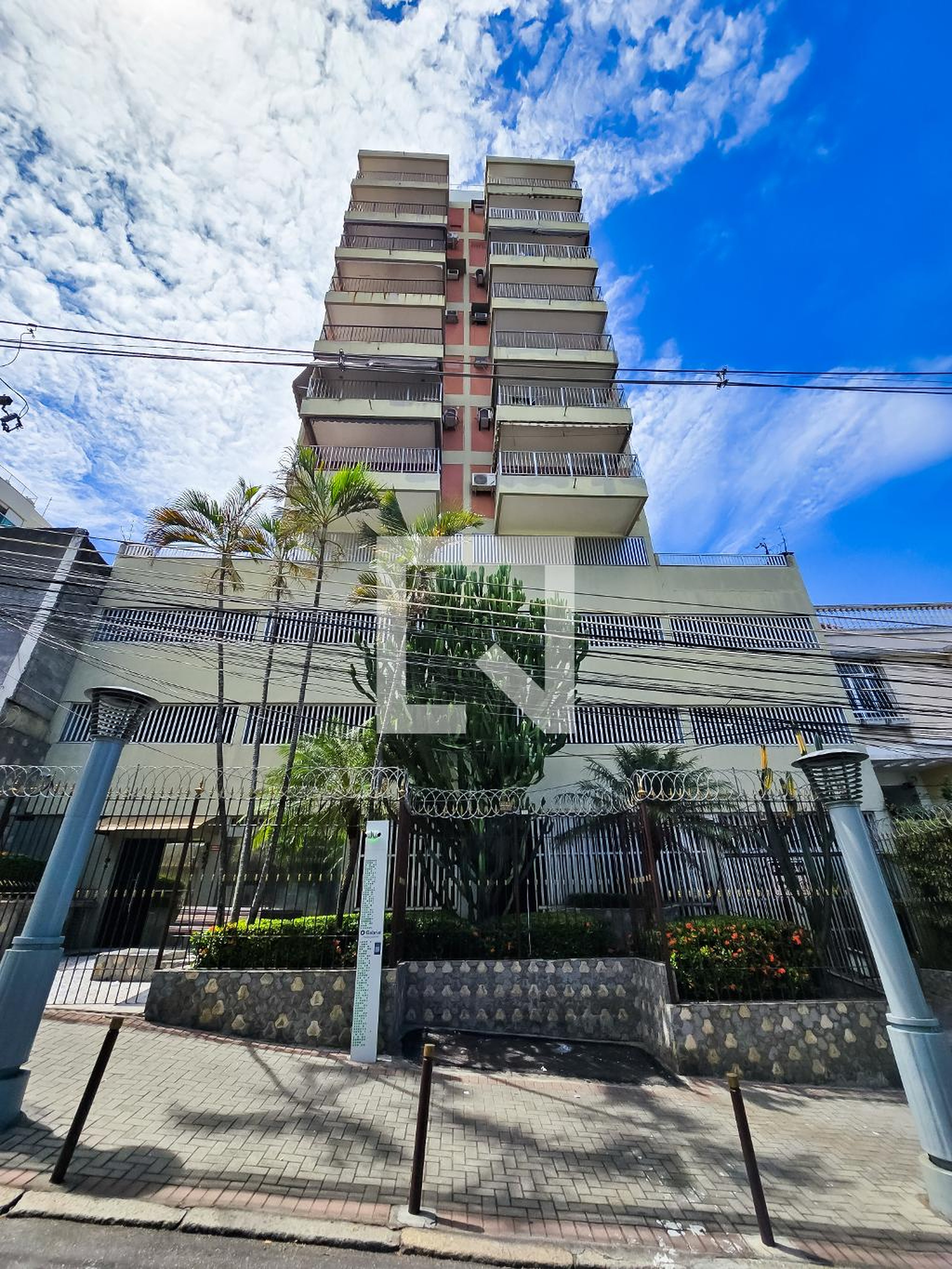 Fachada Edifício das Amendoeiras