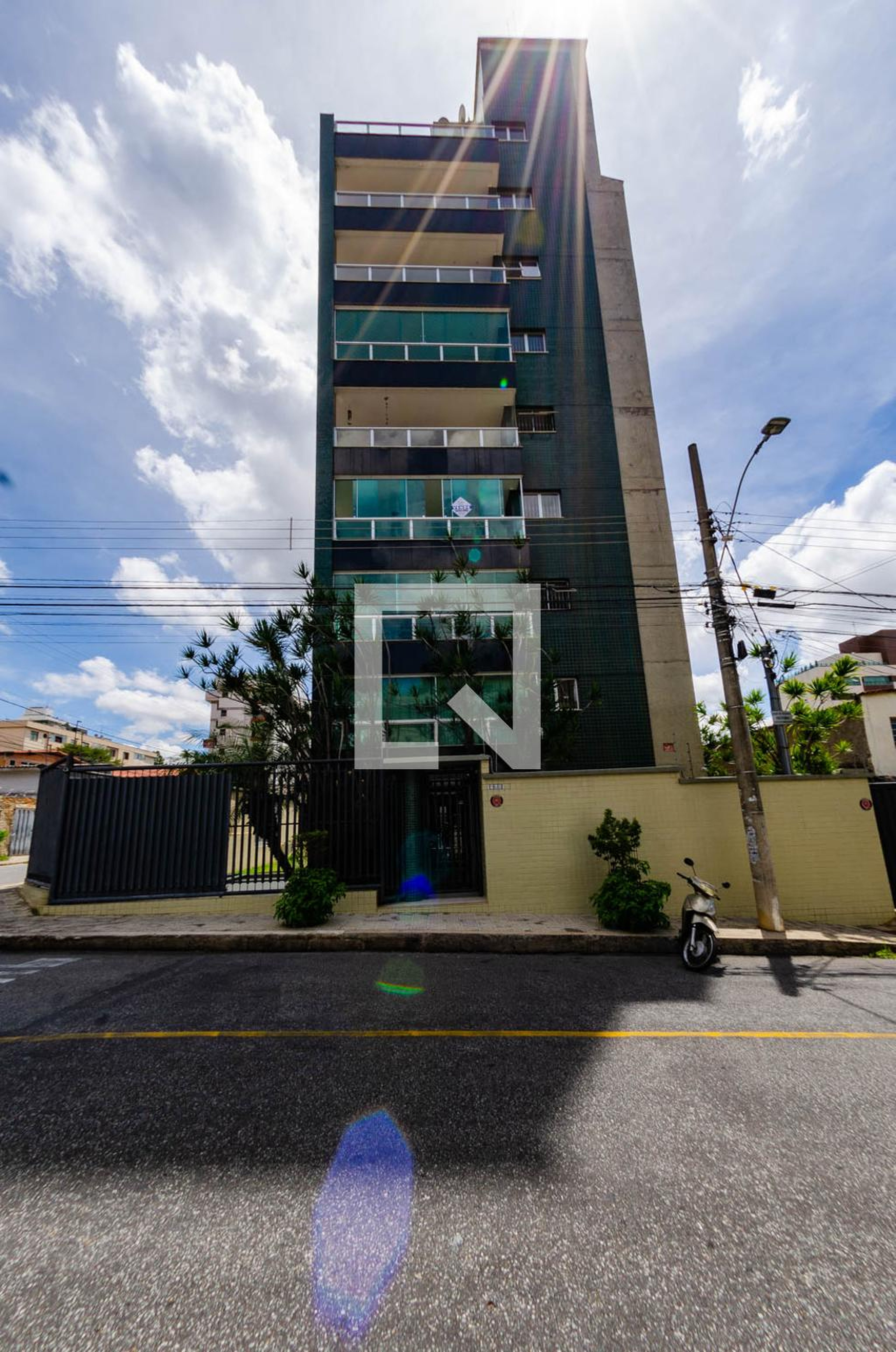 Fachada Condomínio em Rua Tuiuti, 968