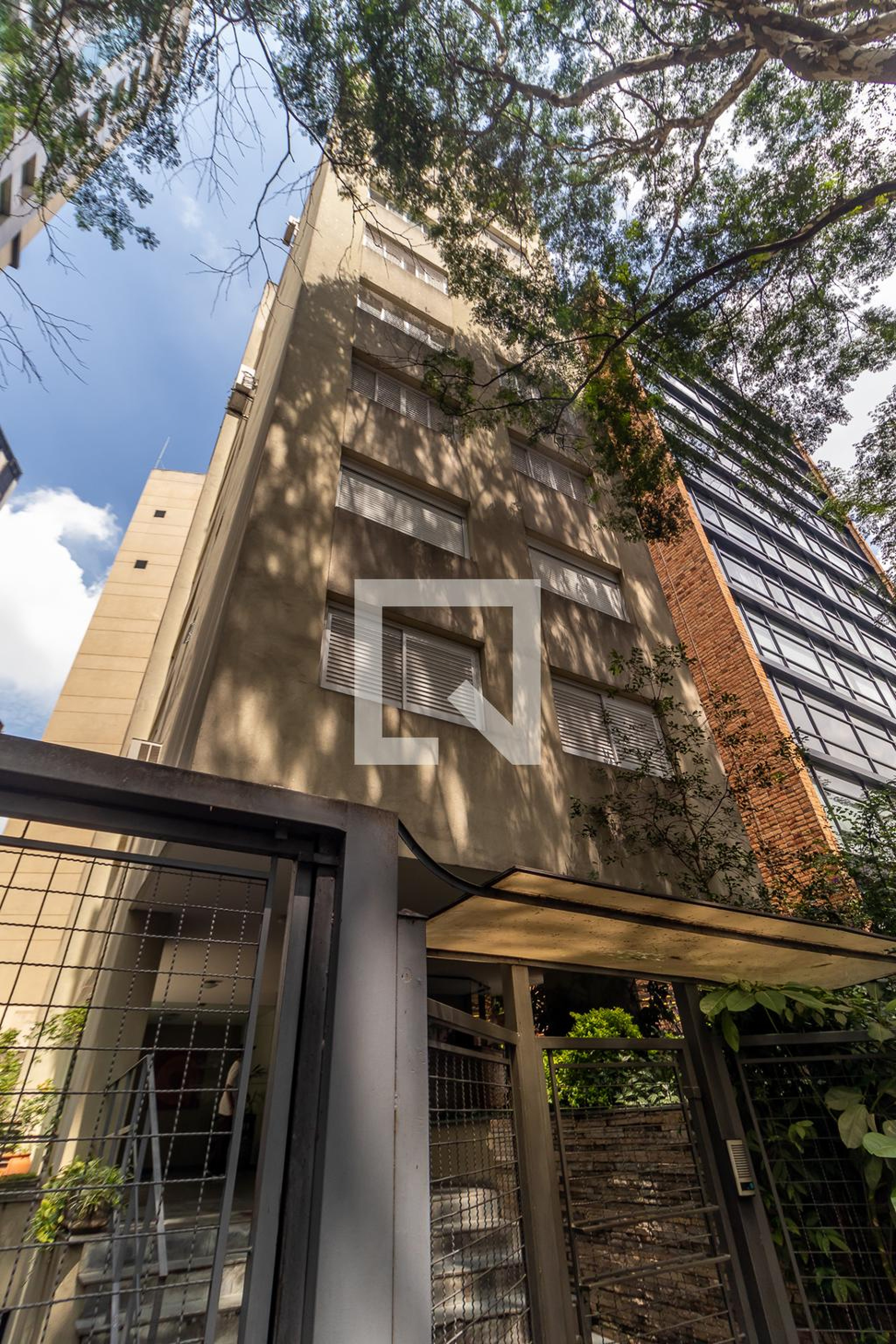 Fachada Condomínio em Rua Amauri T Leite, 278