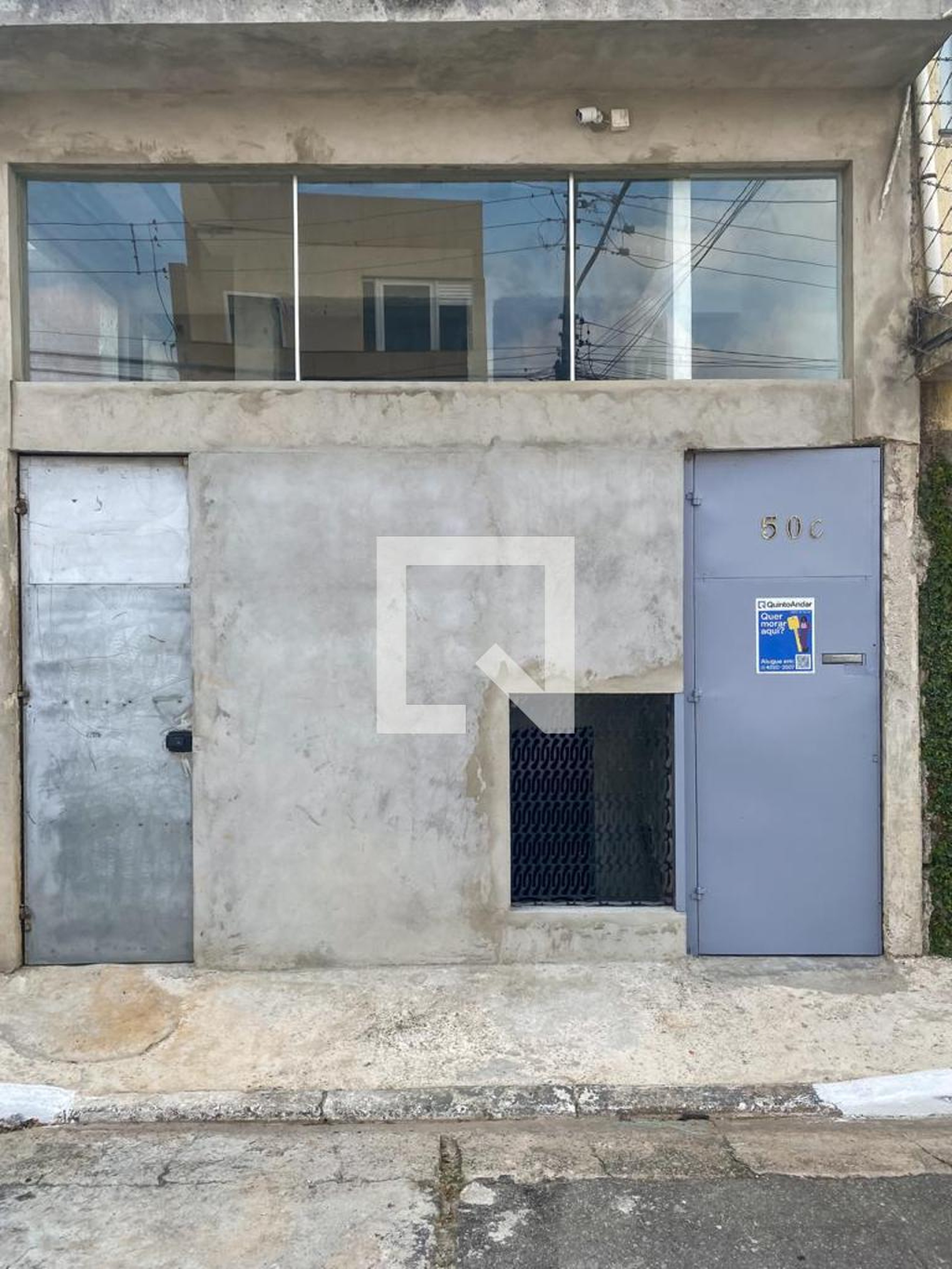 Fachada Condomínio em Rua Antônio Pinto de Miranda, 49