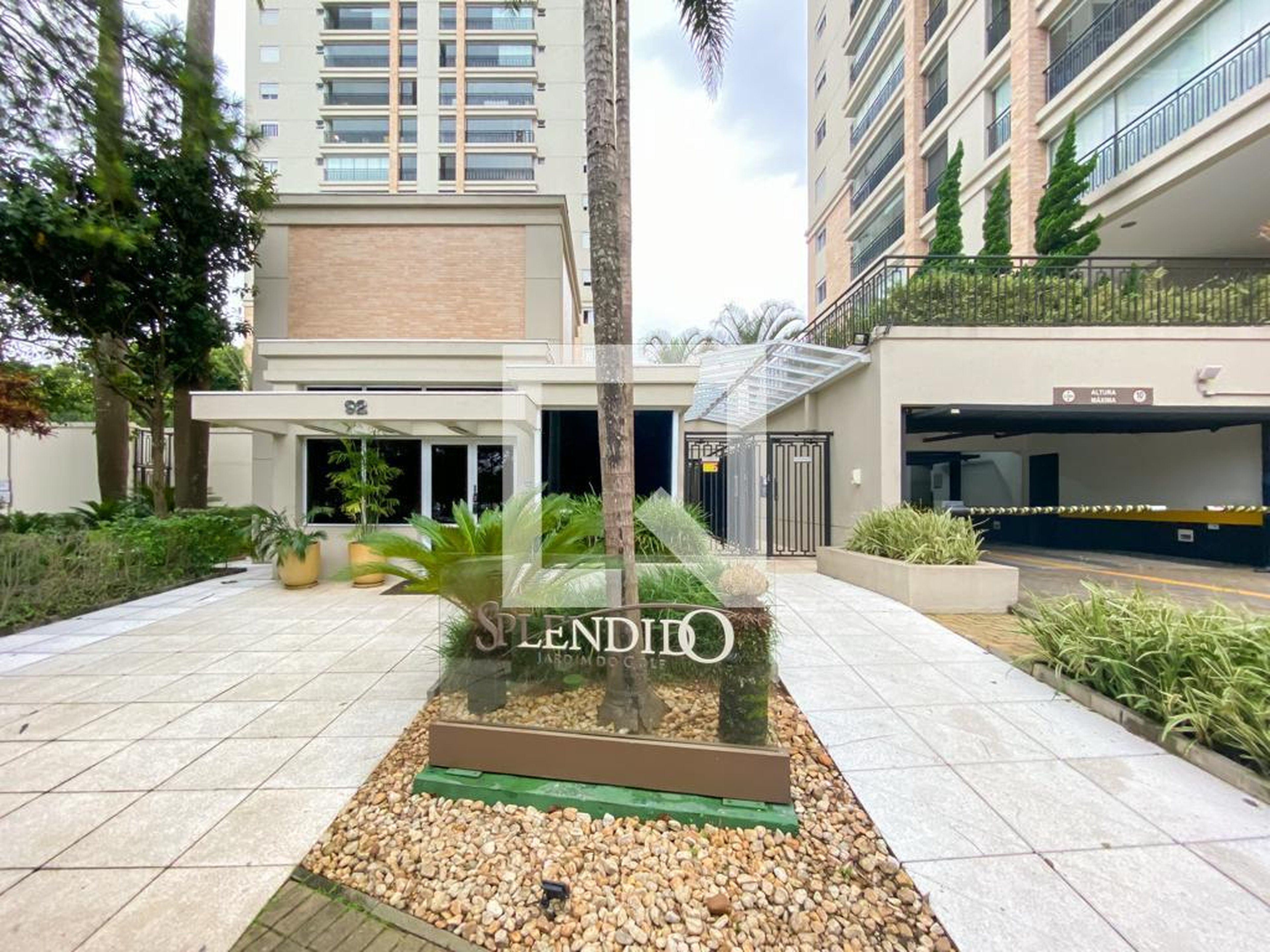 Fachada do Condomínio Condomínio Splendido