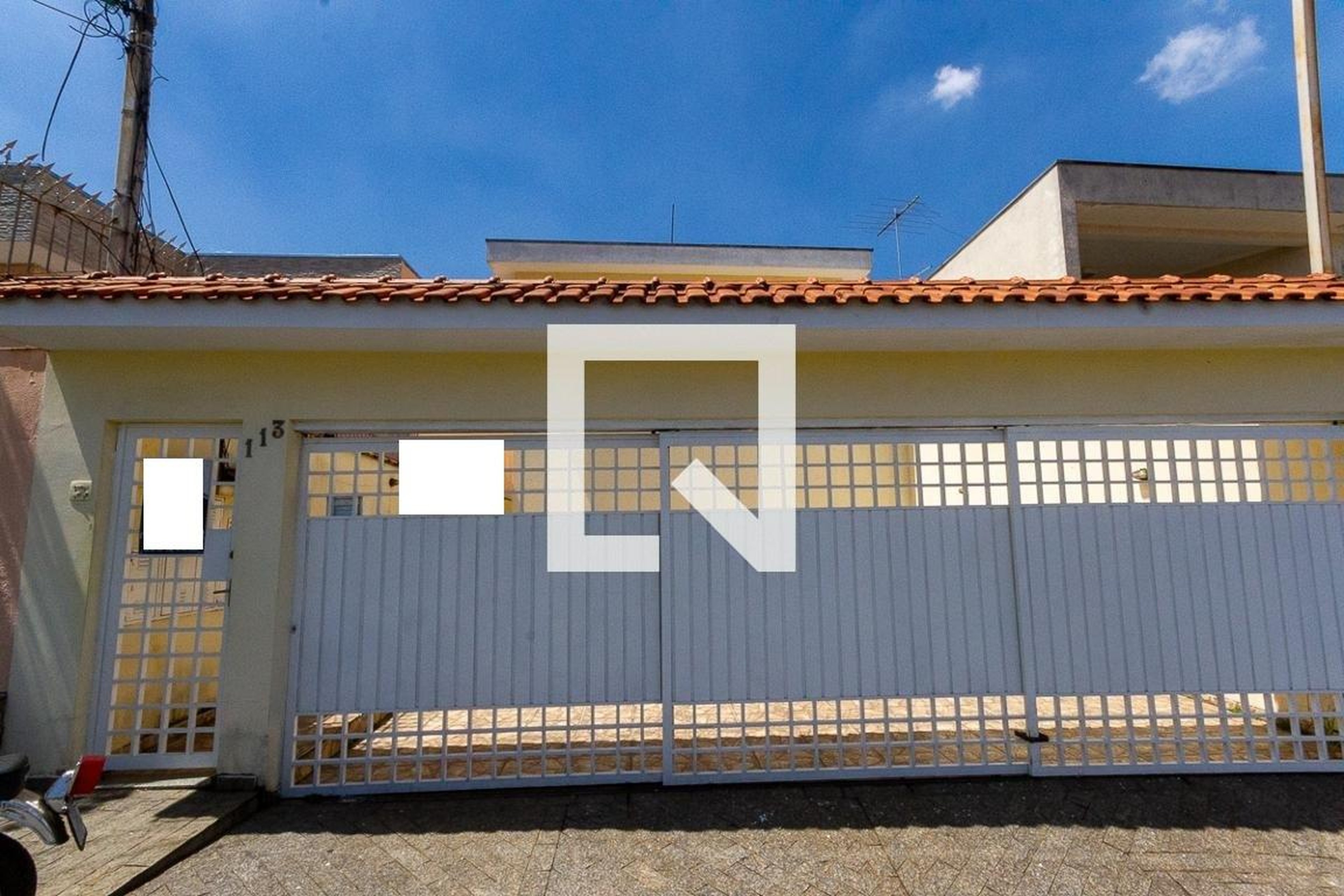 Fachada Condomínio em Rua São Caio, 113