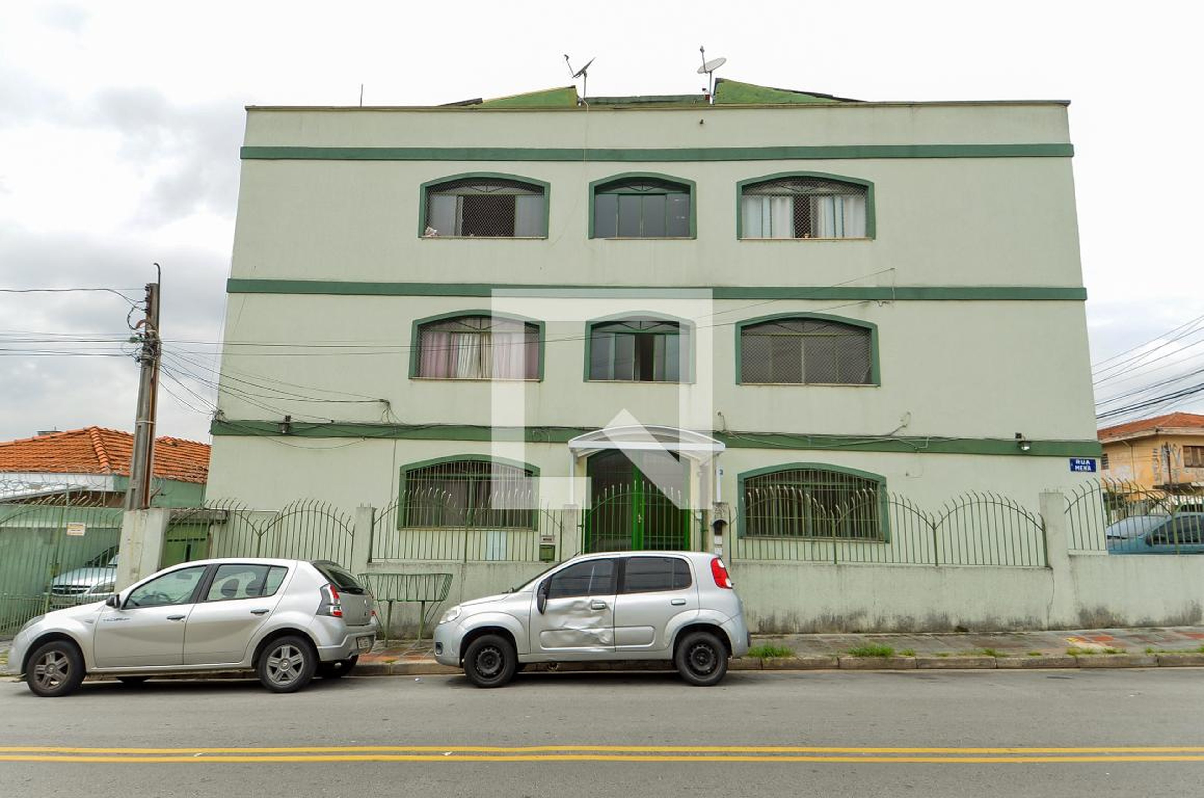 Fachada do Prédio Condomínio em Rua Mena, 544