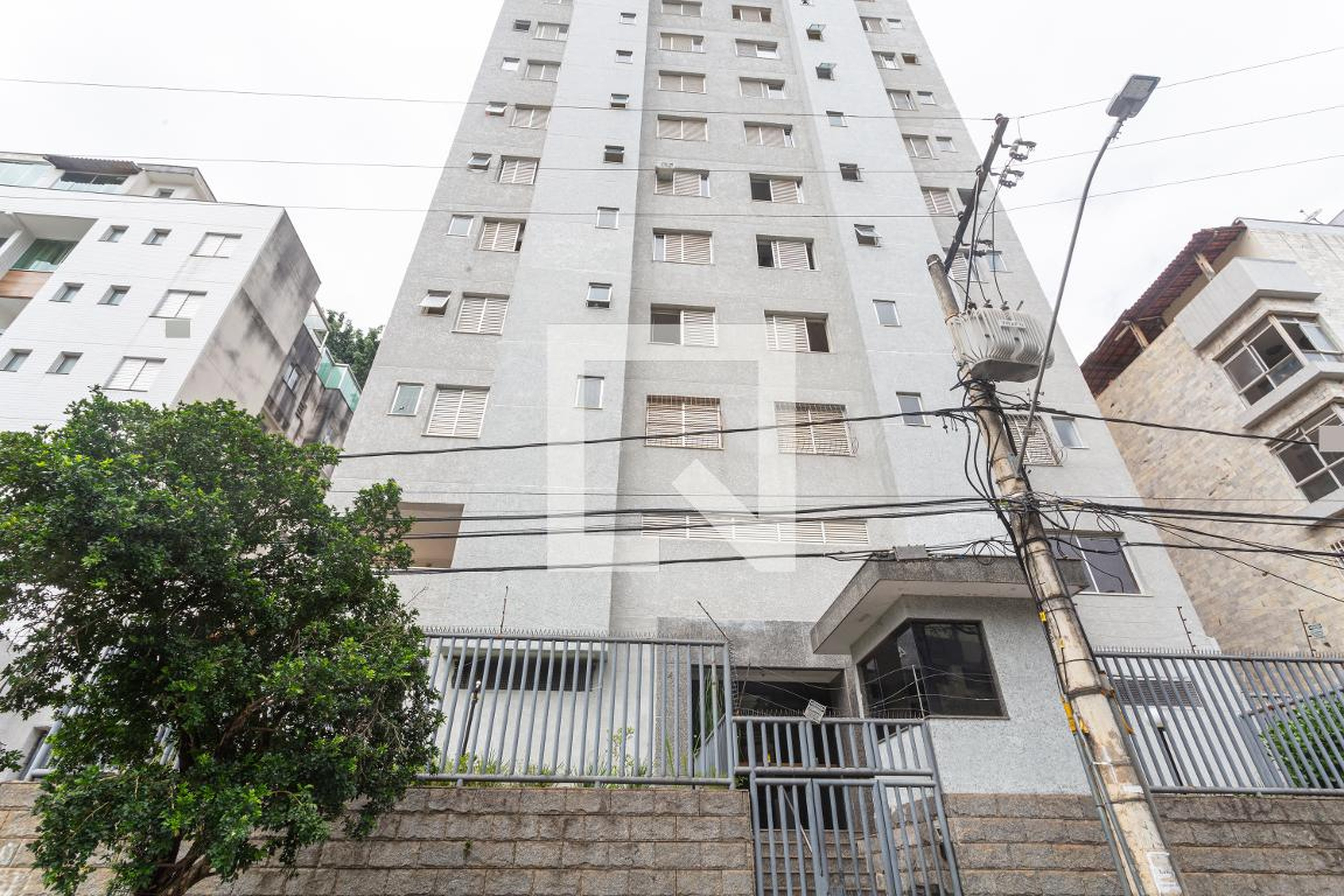 Fachada Condomínio Rua Luiza Carvalho Torres 45