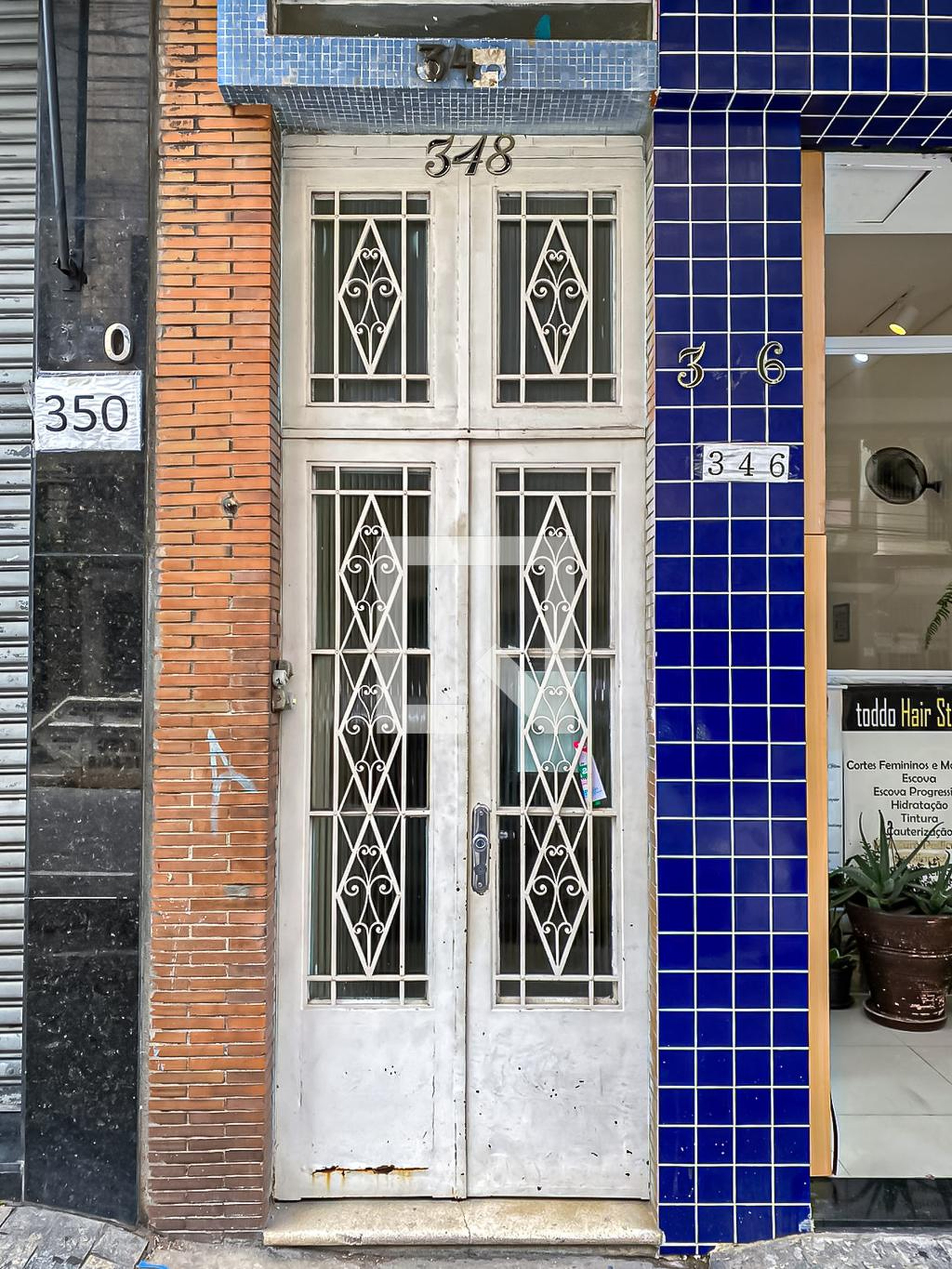 Fachada Condomínio em Rua Júlio Conceição, 348