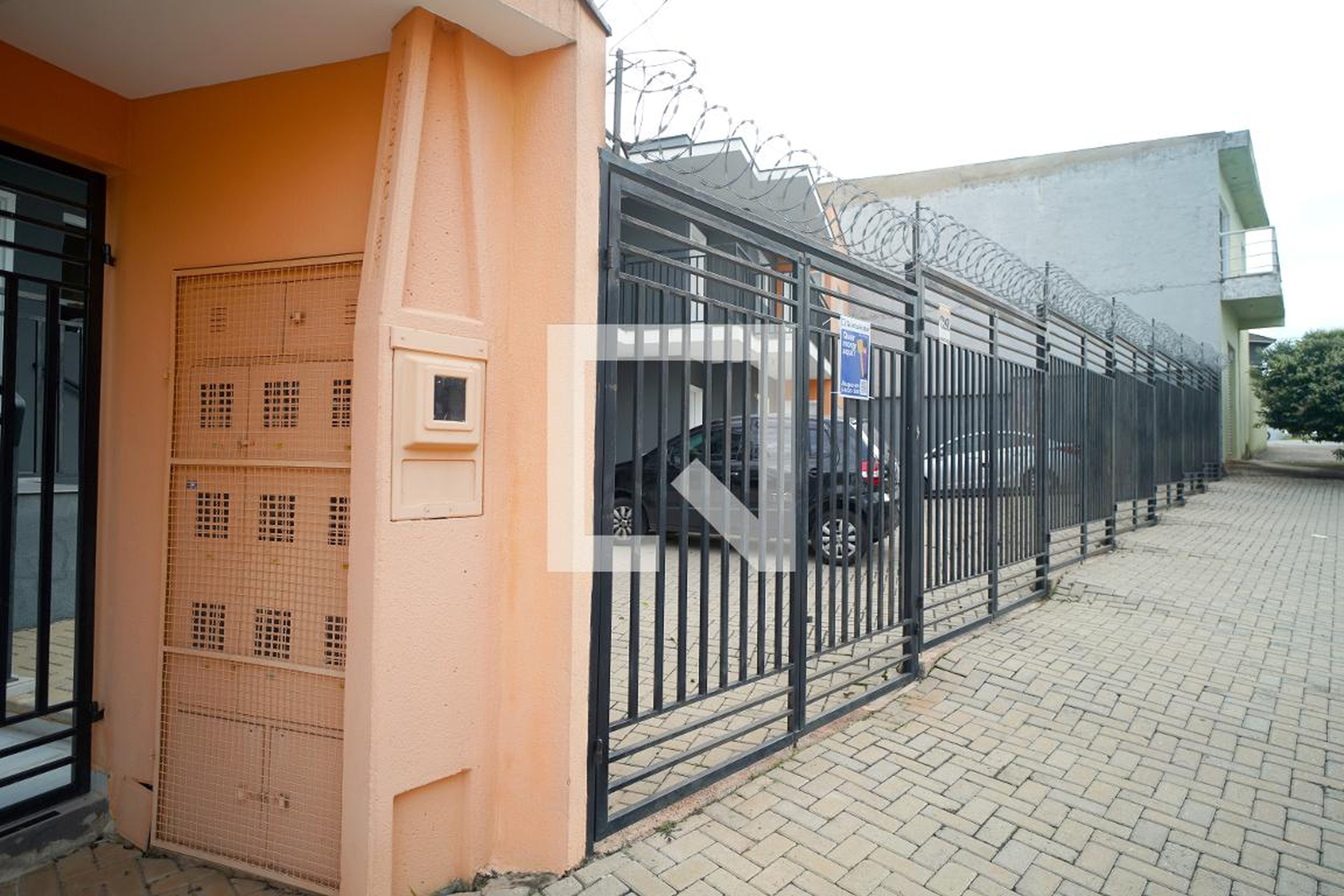 Fachada Condomínio em Rua Professora Helenice Carrogi, 133