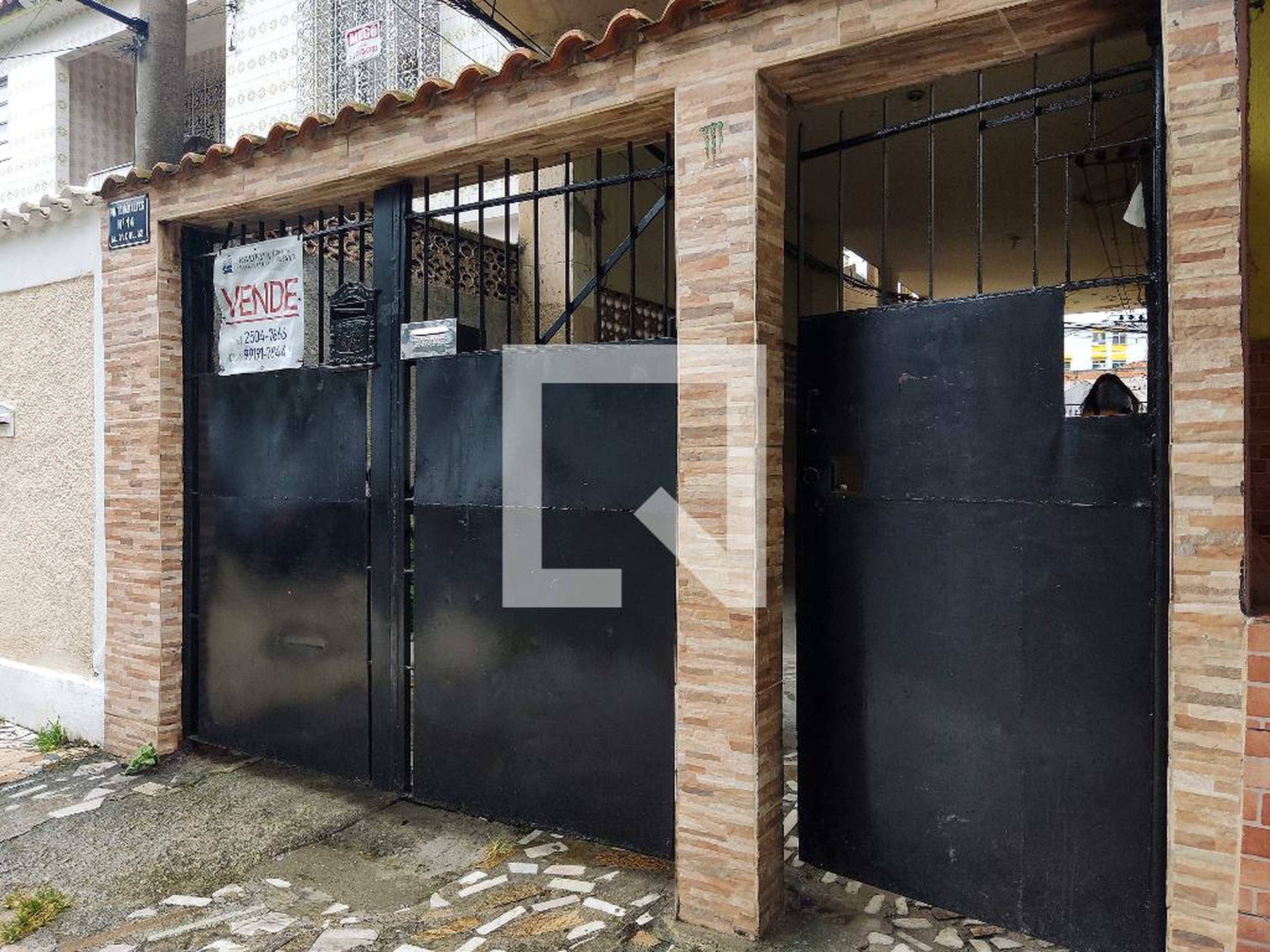 Fachada do Condomínio Condomínio em Rua Tomaz Alves, 14