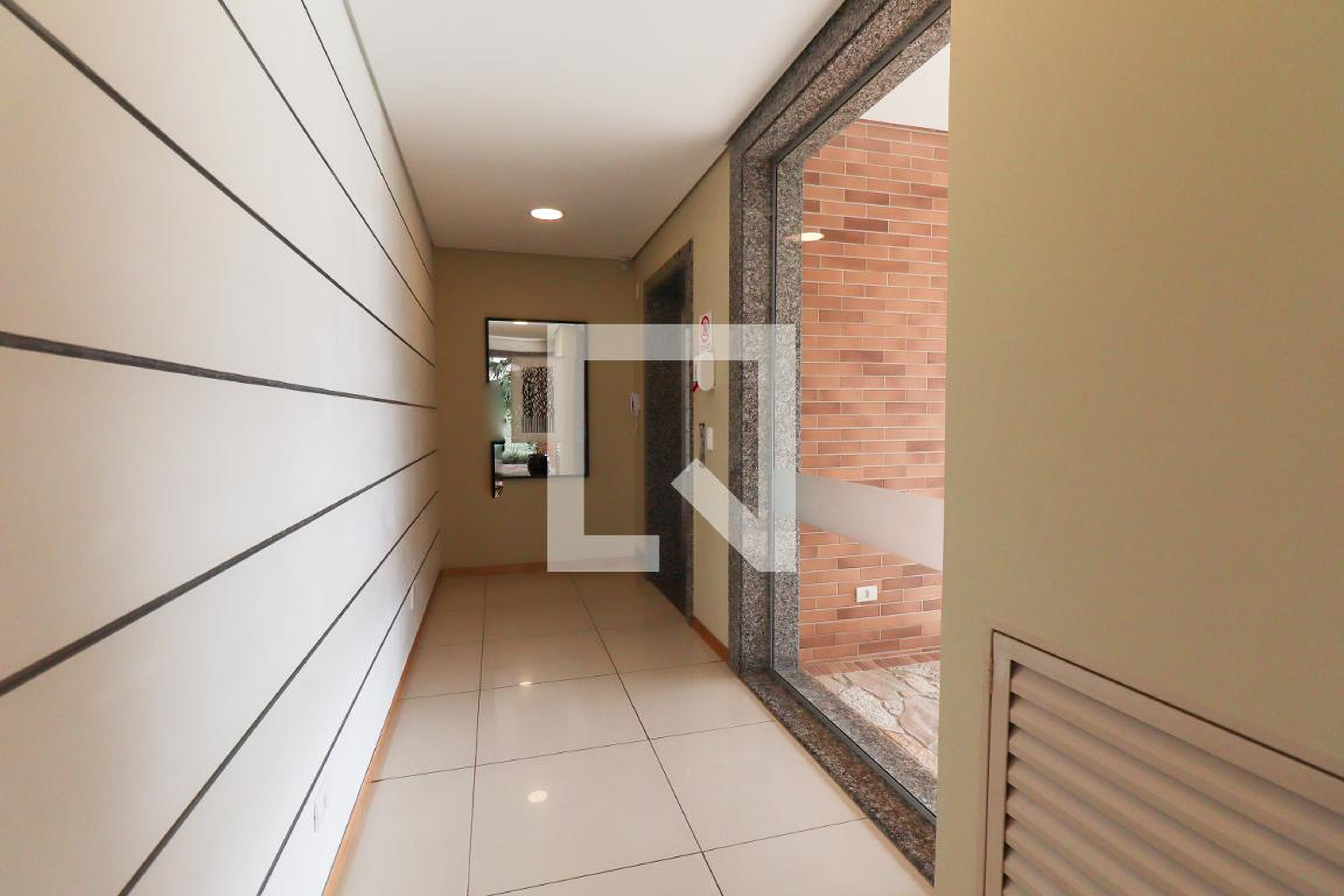 Hall - Garden Parigot