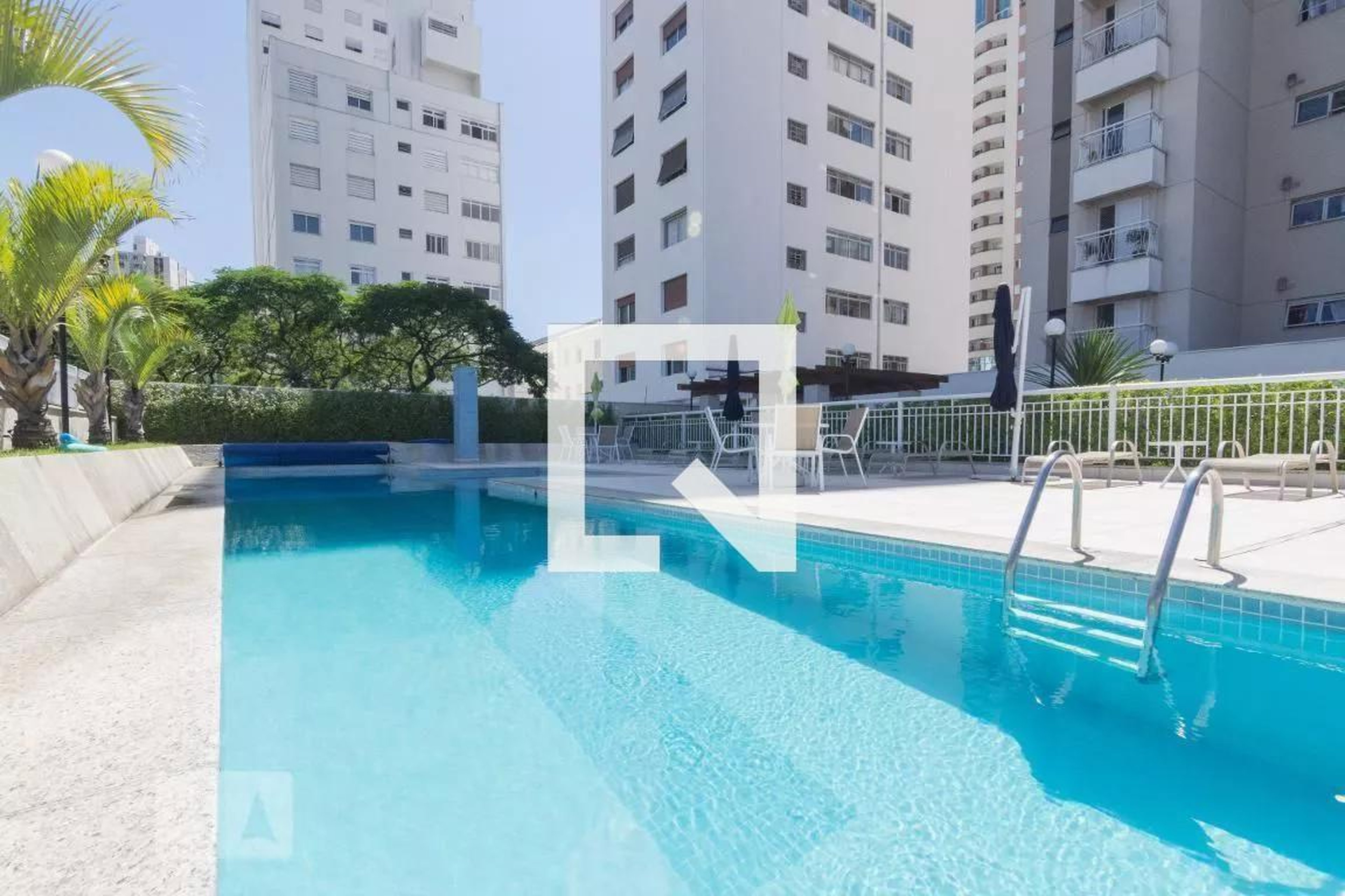 Piscina - Via Jardins de Perdizes