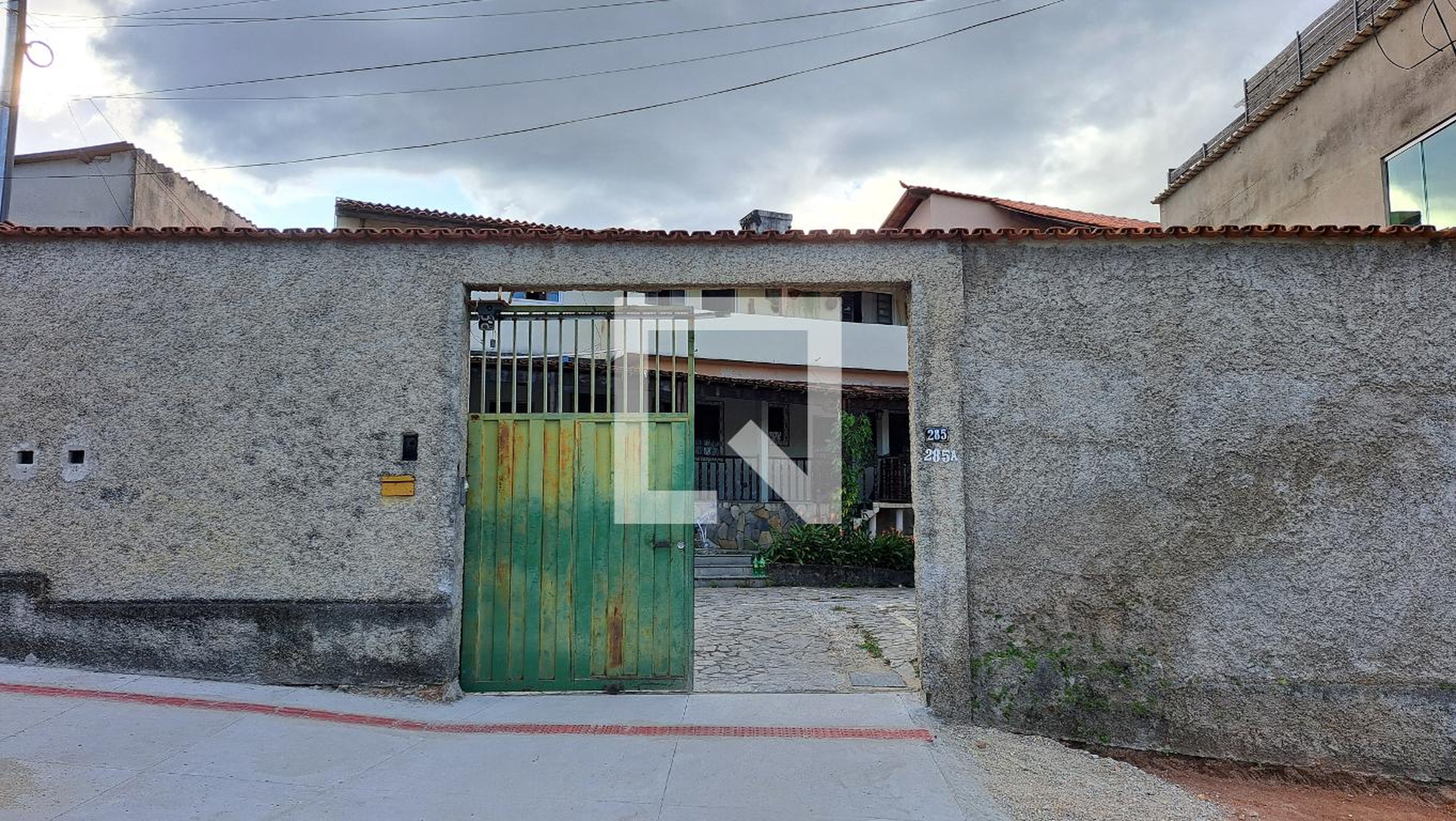 Fachada Condomínio em Rua Maria Luiza Lara, 285