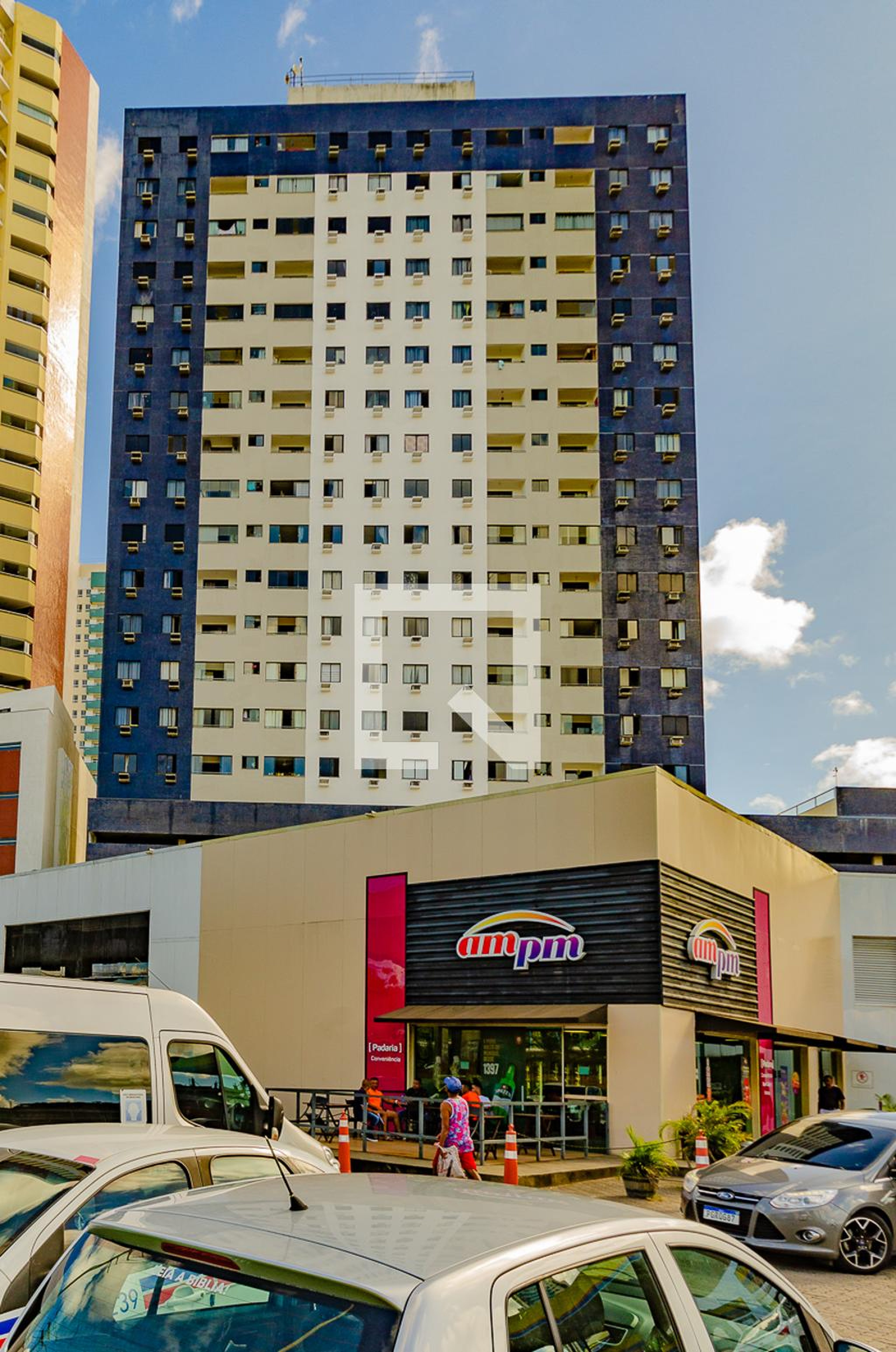 Fachada do Condomínio Condomínio Gilmar Gantois