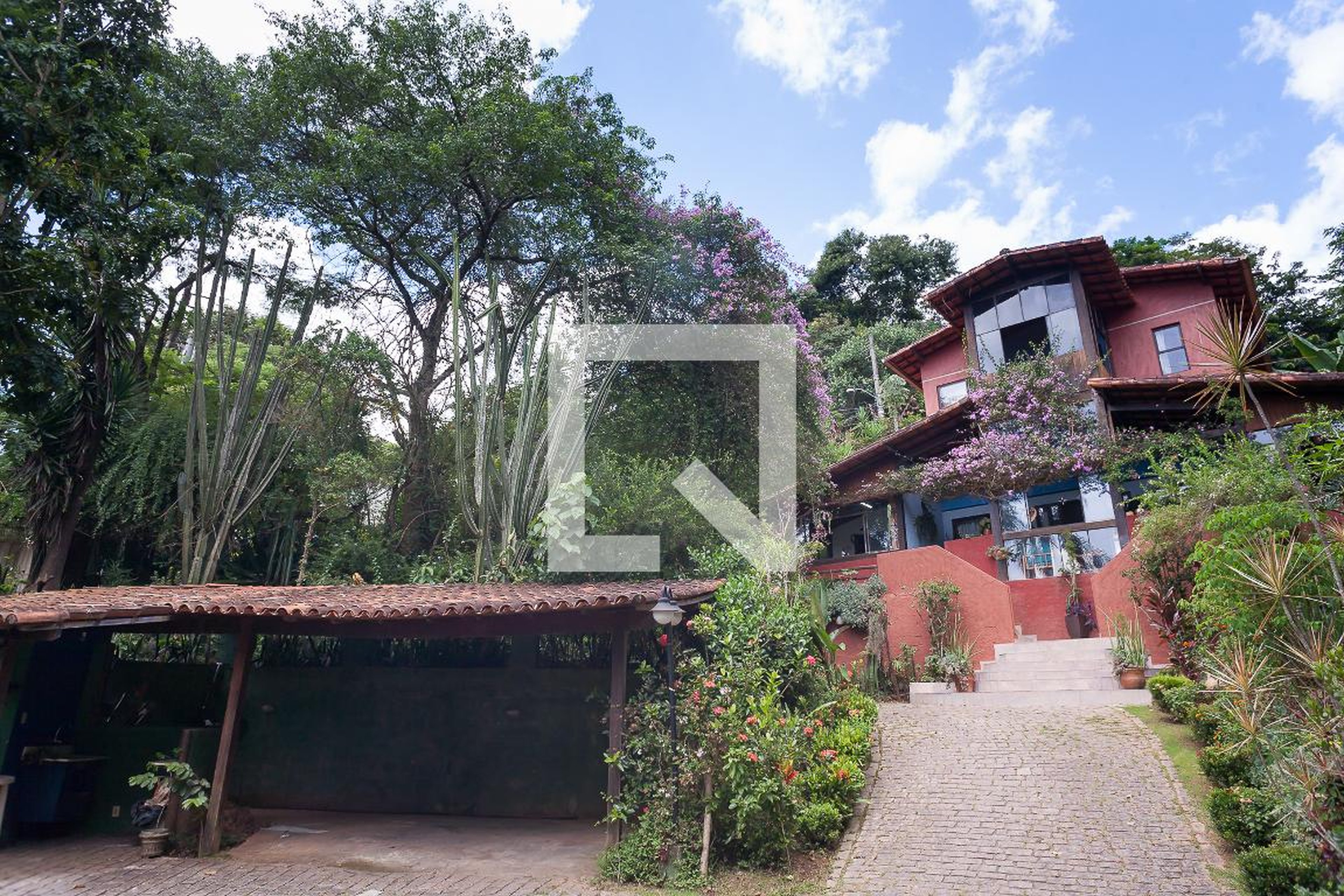 fachada Condomínio Le Cottage