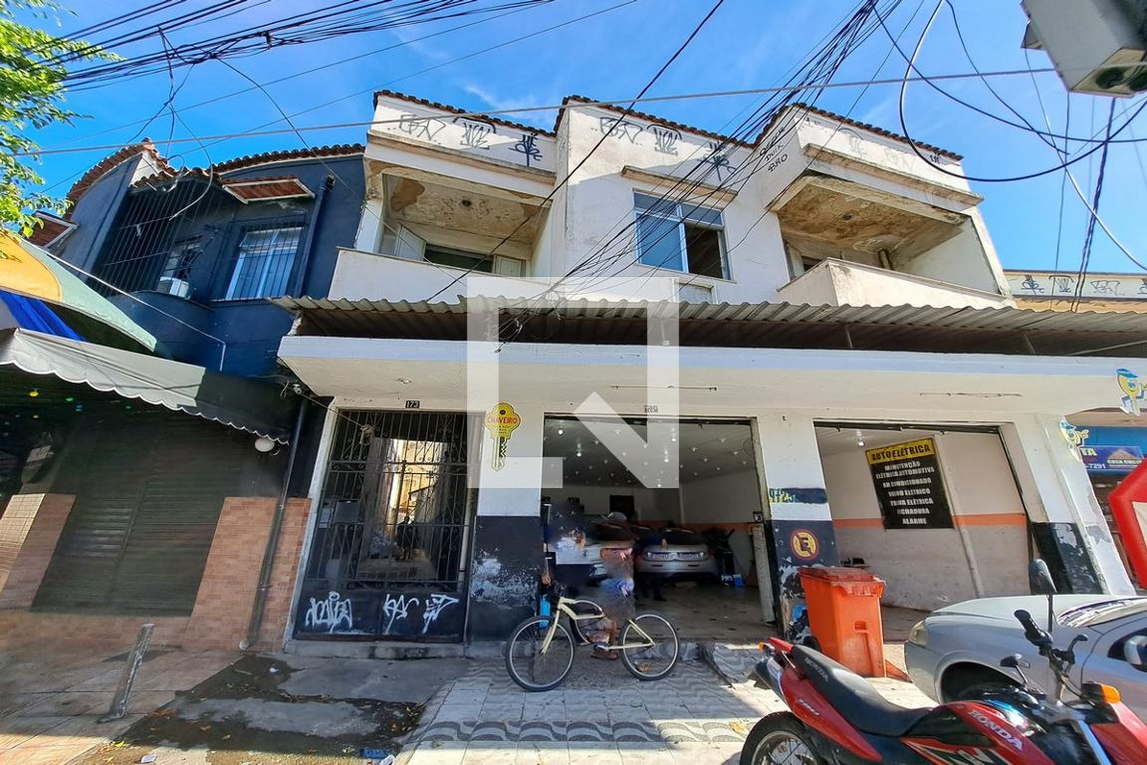 Fachada Condomínio em Rua Lino Teixeira, 173