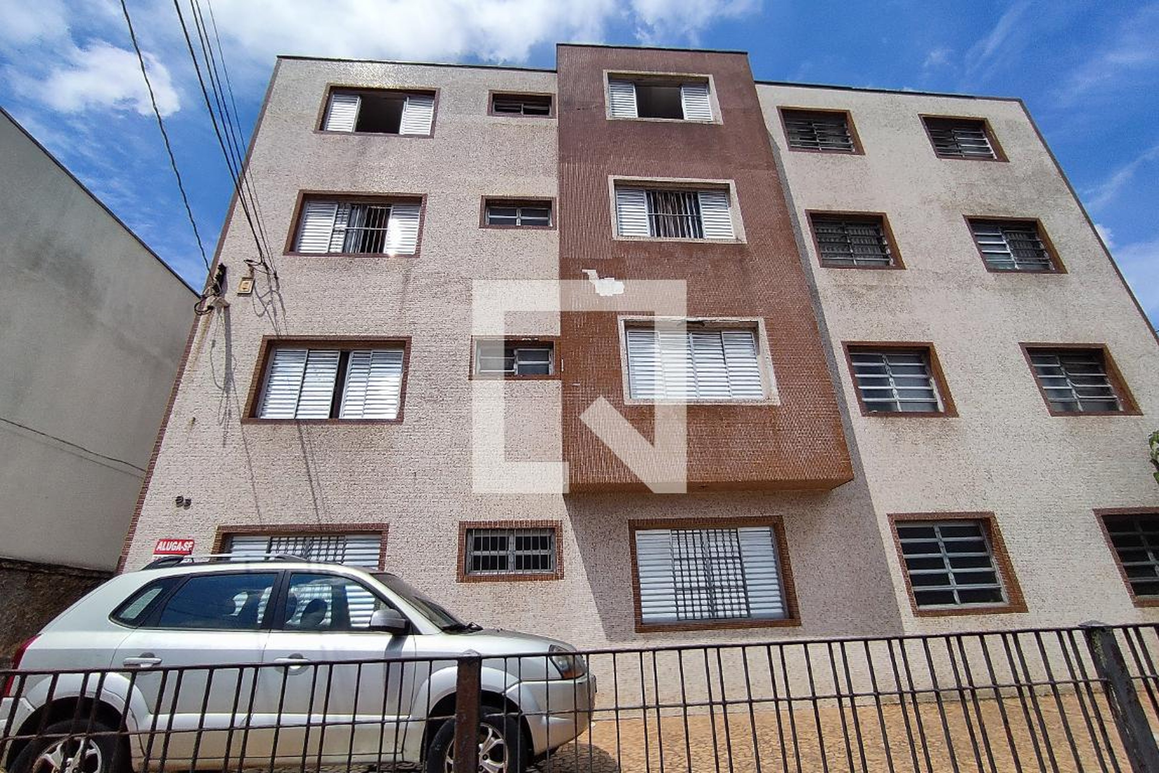 Fachada Condomínio em Avenida Dalila, 83
