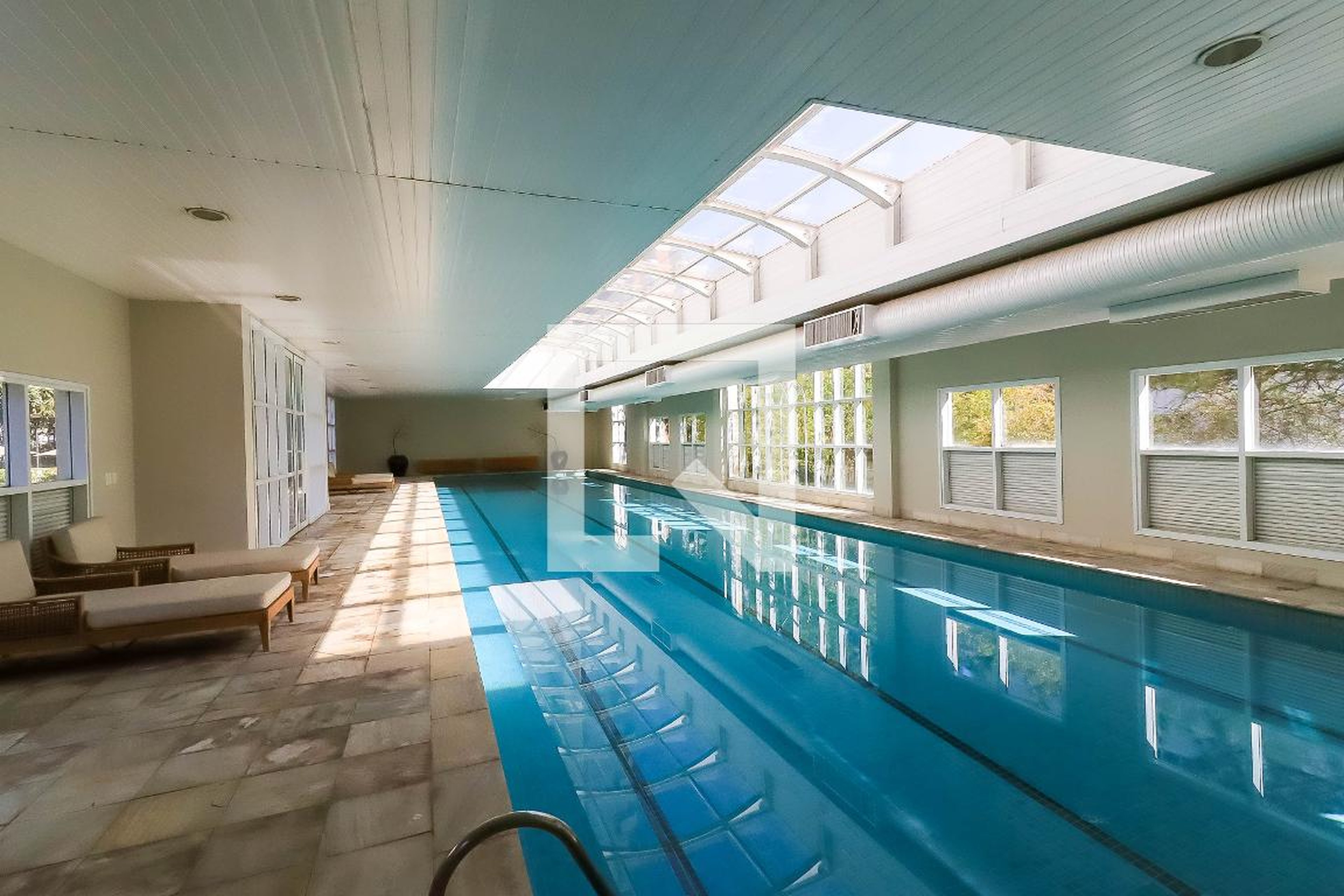 Piscina Coberta - Lazuli