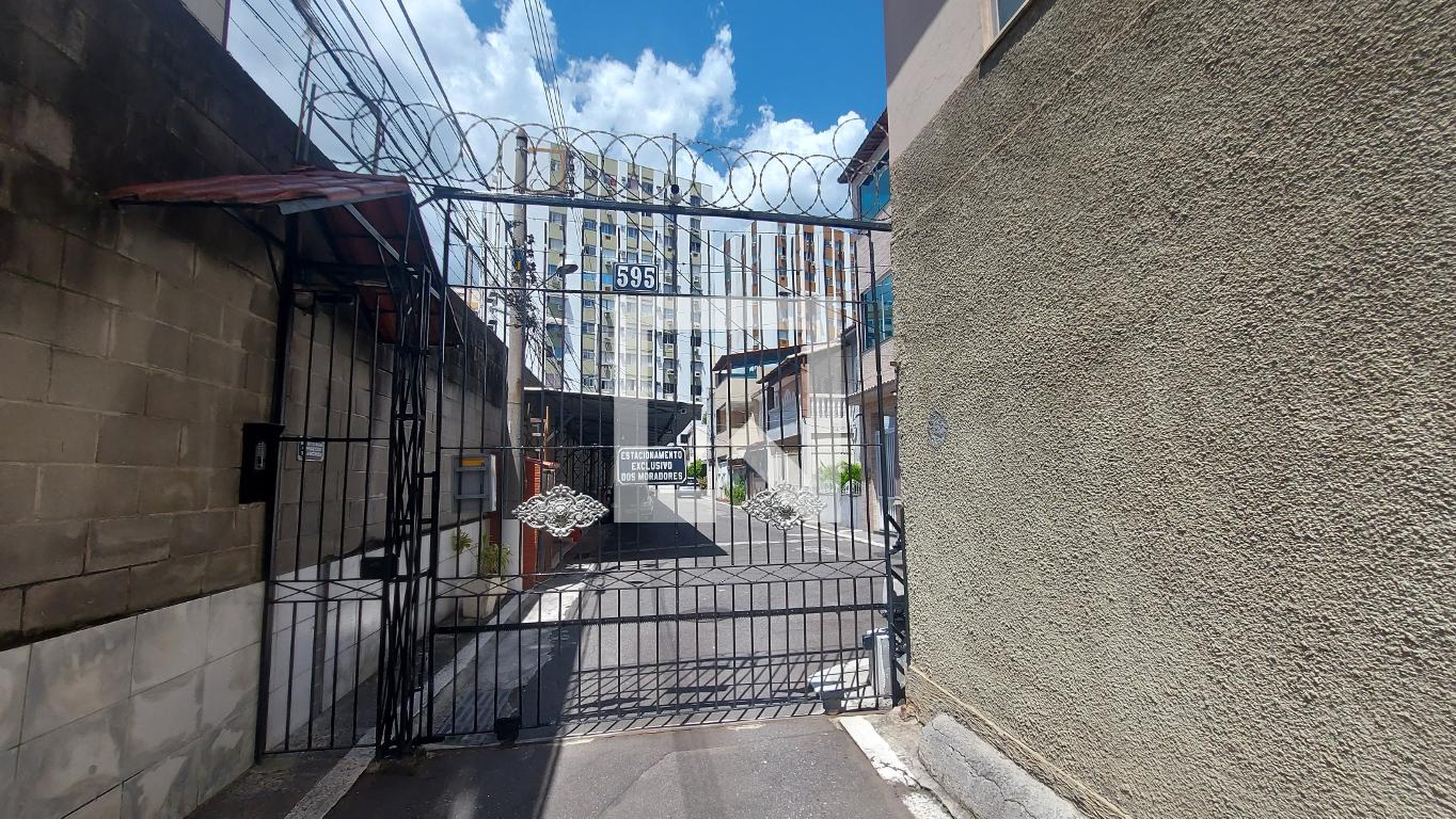 Fachada do Condomínio Condomínio em Rua Dias da Cruz, 595