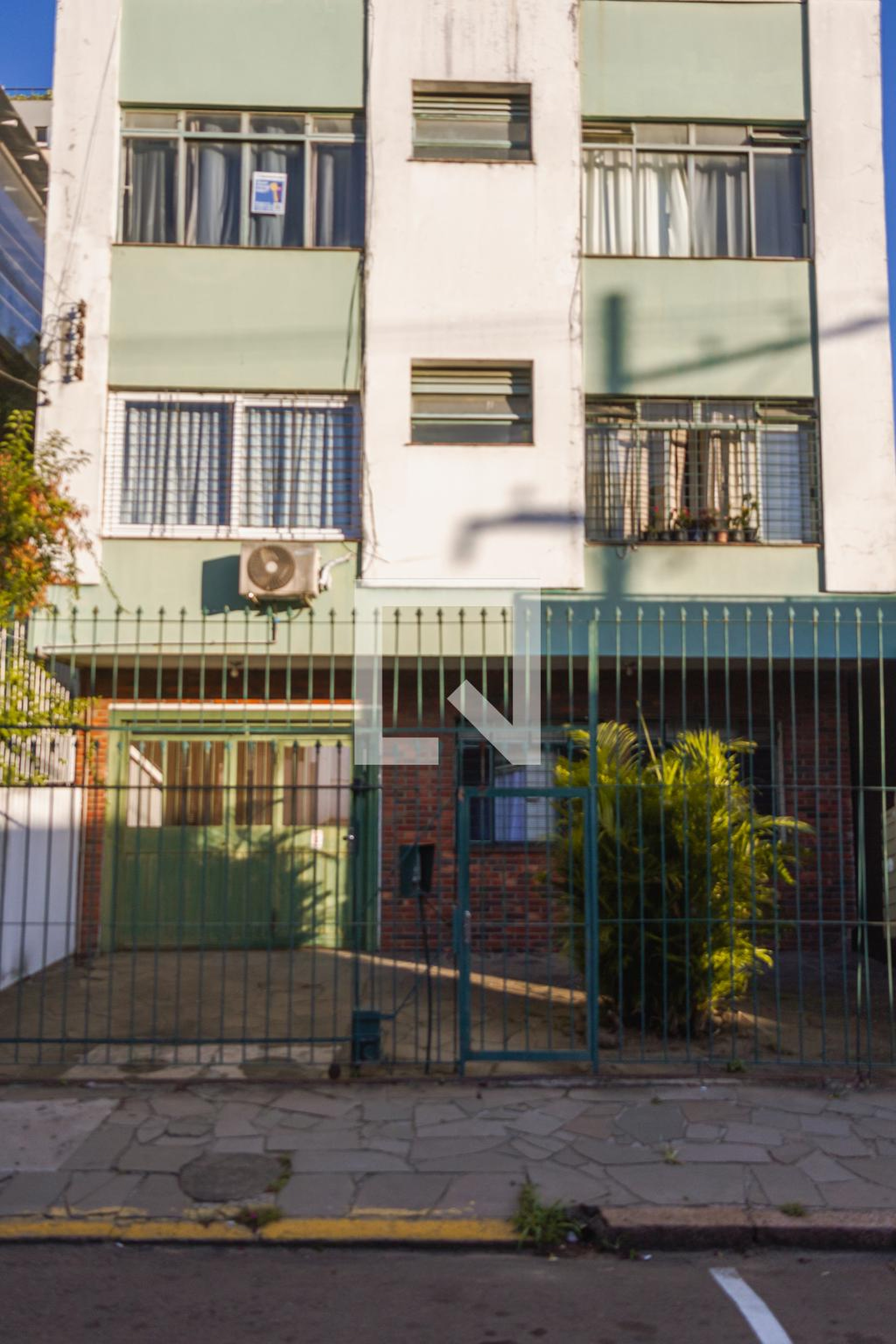 Fachada do Prédio Condomínio em Rua Luiz Afonso, 76
