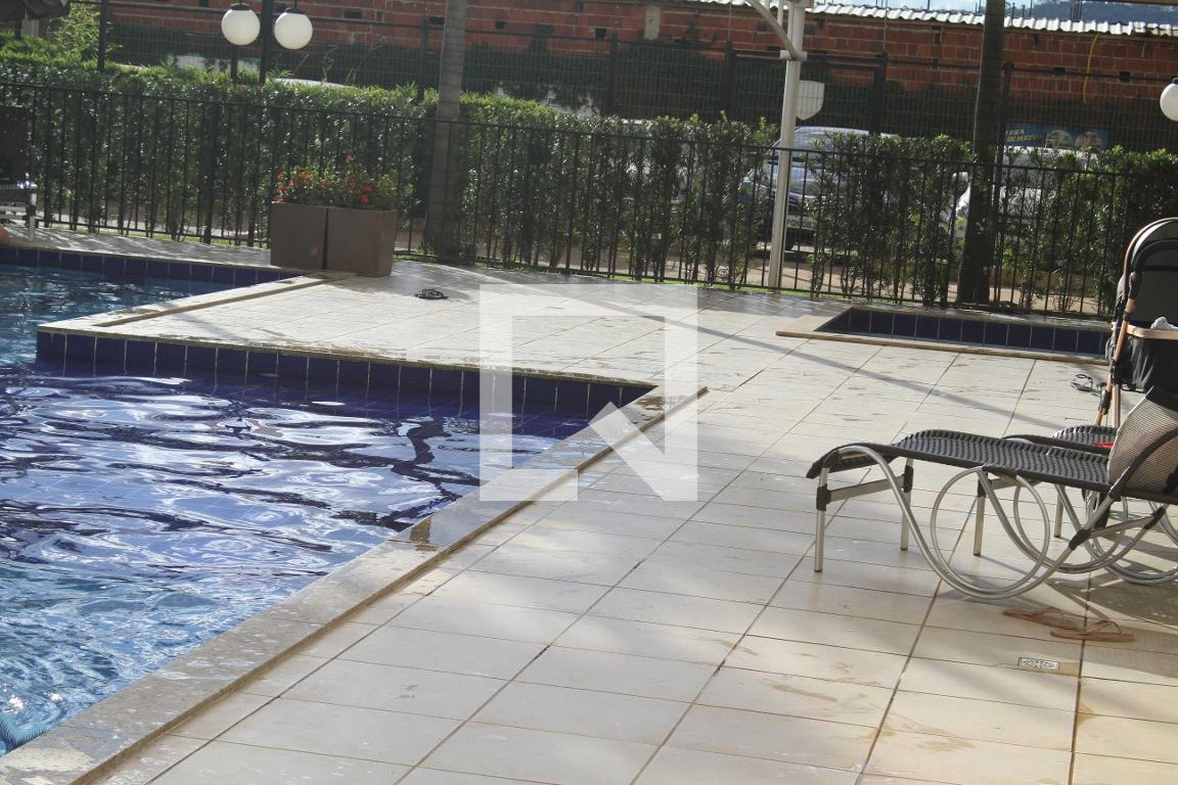 Piscina - de La Flor