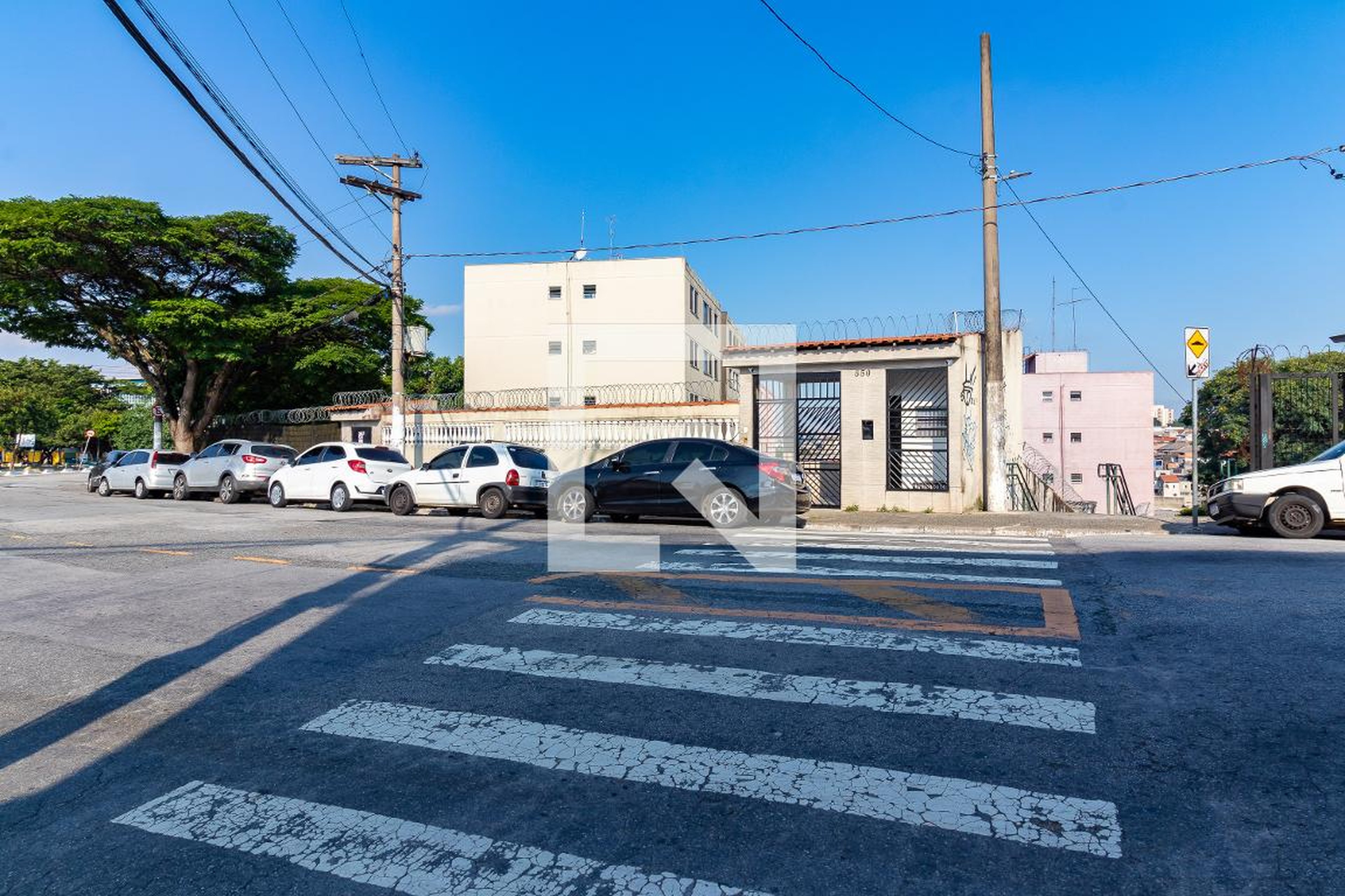 Fachada do Prédio Condomínio em Rua Benjoi, 60