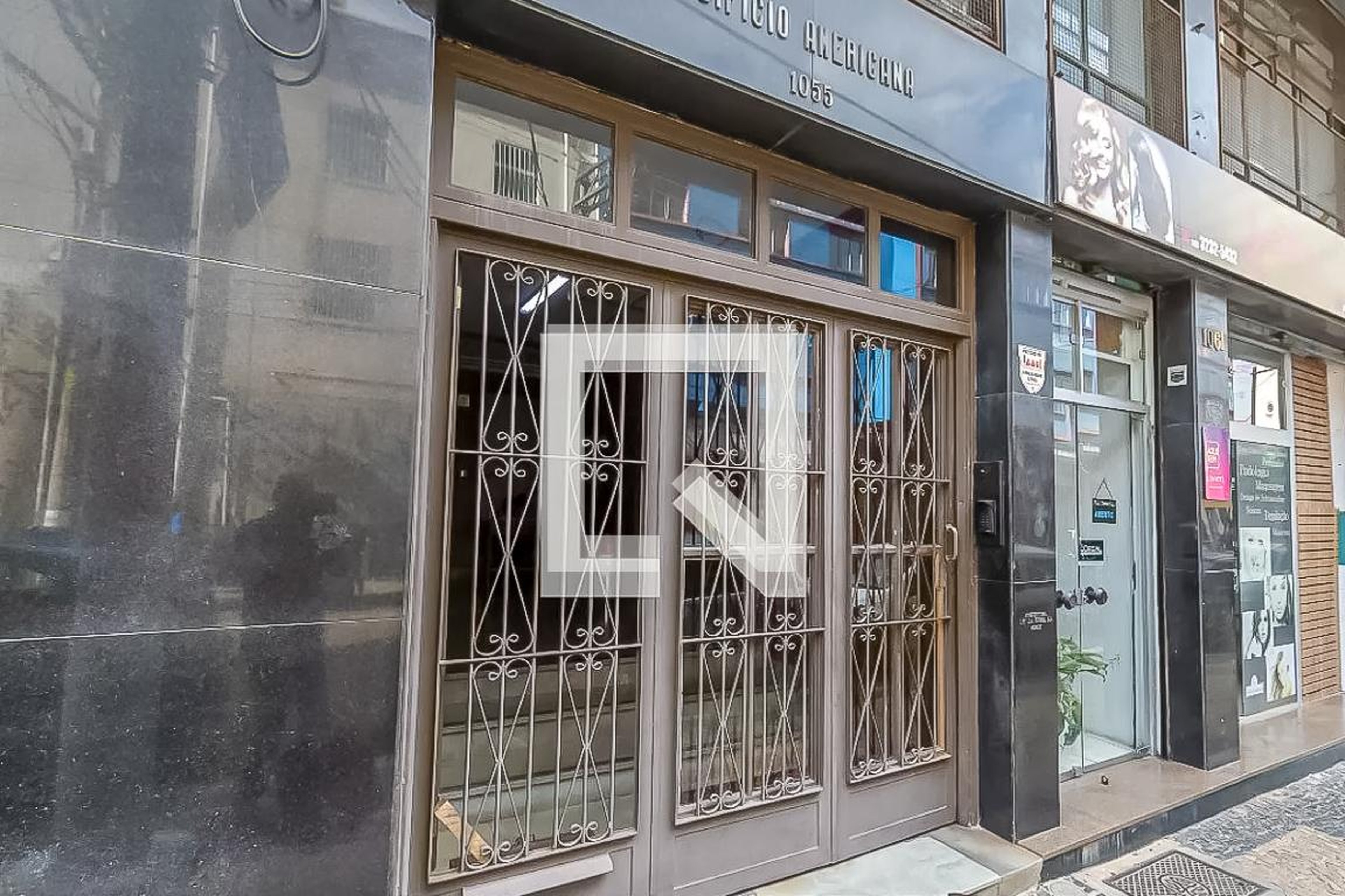 Fachada Condomínio em Rua Bernardino de Campos, 1055