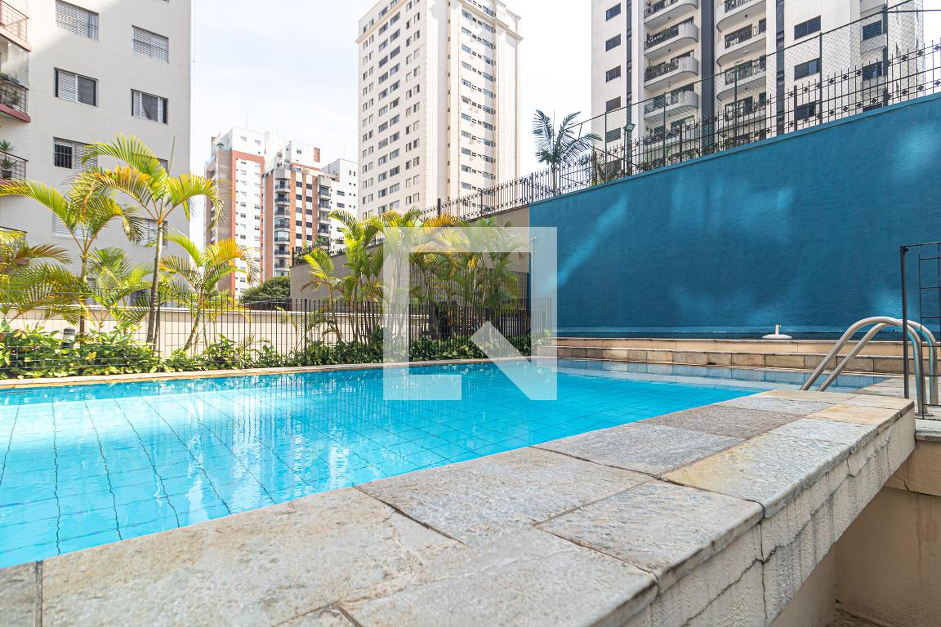 Piscina - Edifício San Thomas