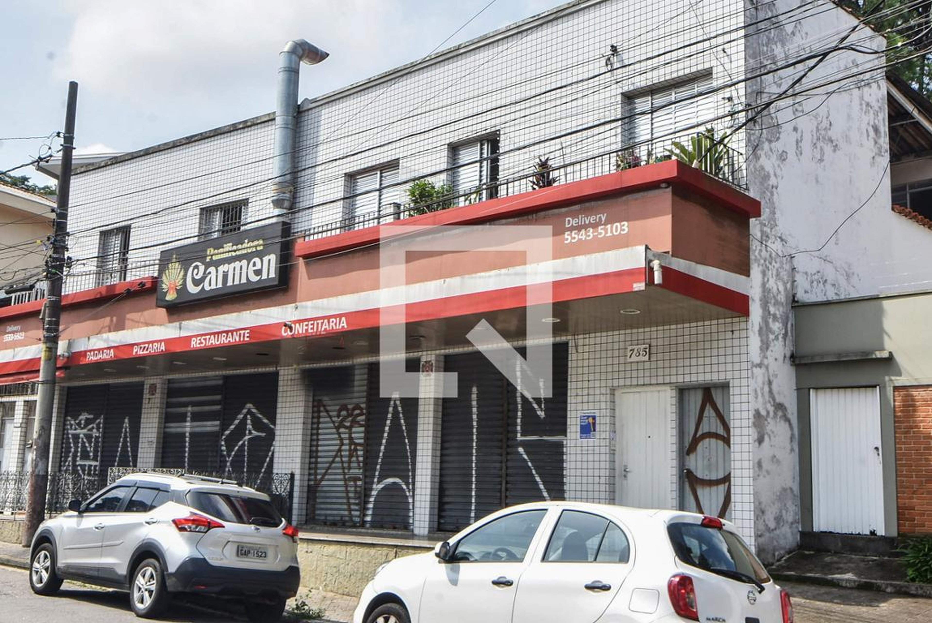 Fachada Condomínio em Rua Professor Henrique Neves Lefevre, 785