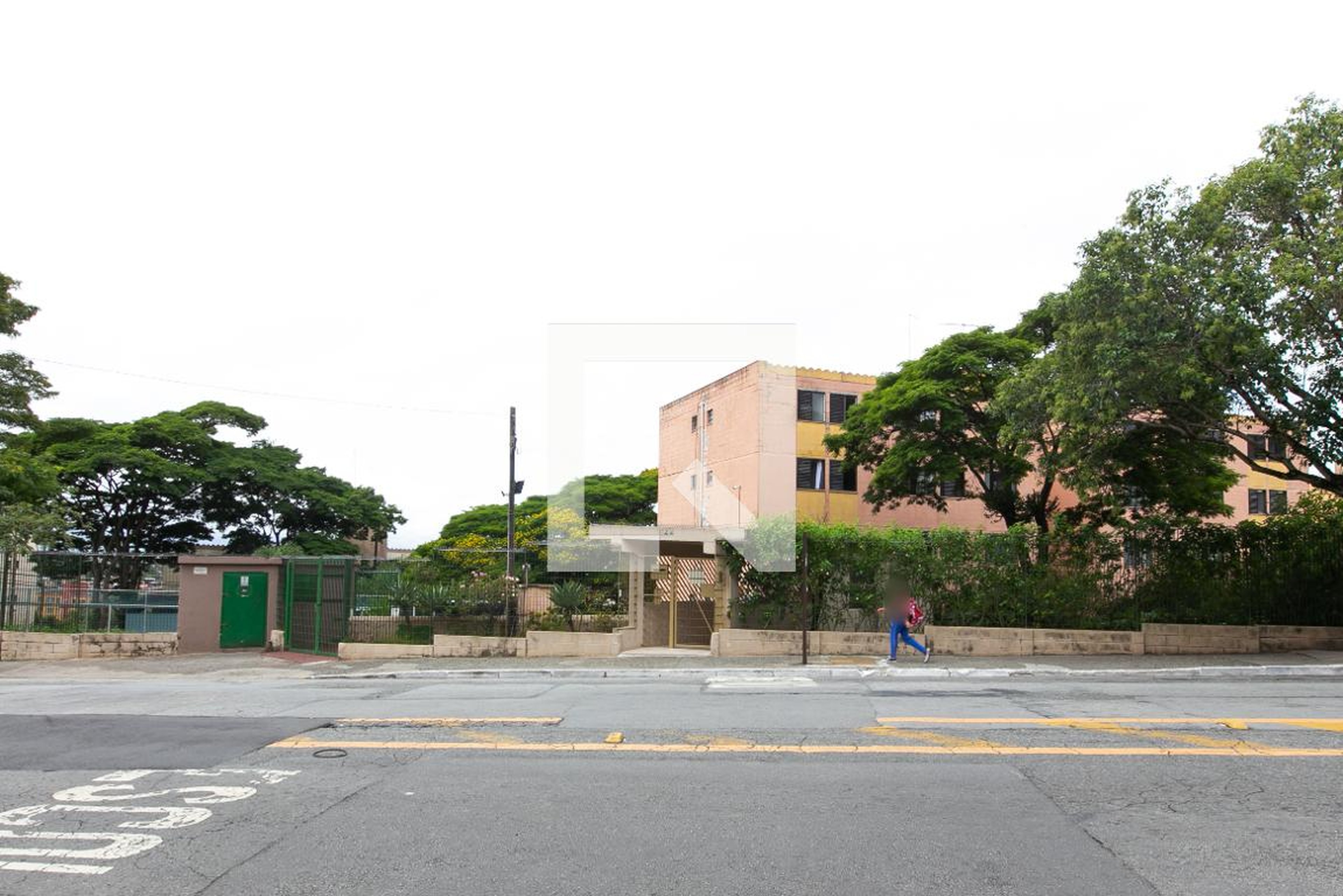 Fachada do condomínio Condomínio em Avenida das Alamandas, 500