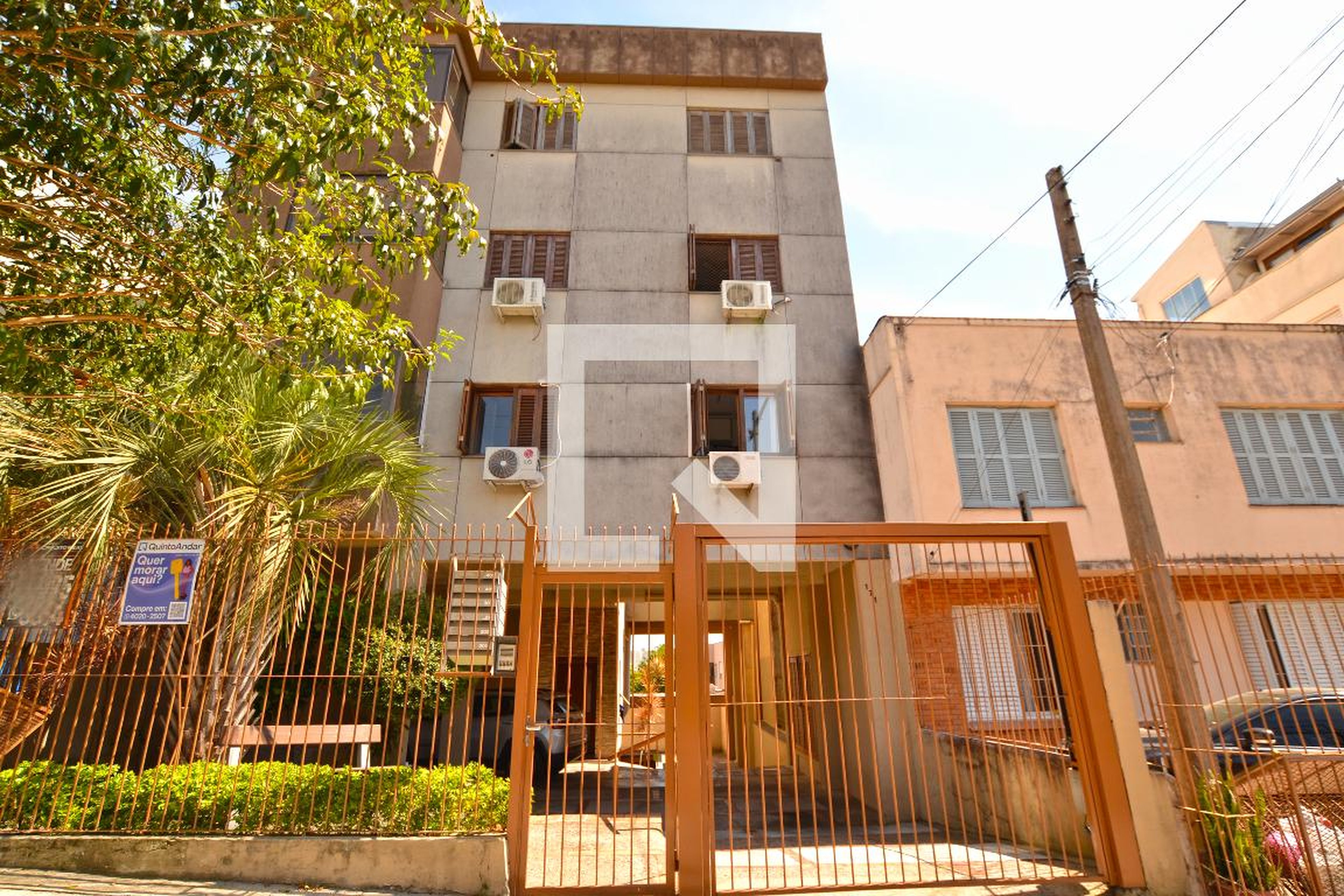 Fachada Condomínio em Rua Batista Xavier, 370