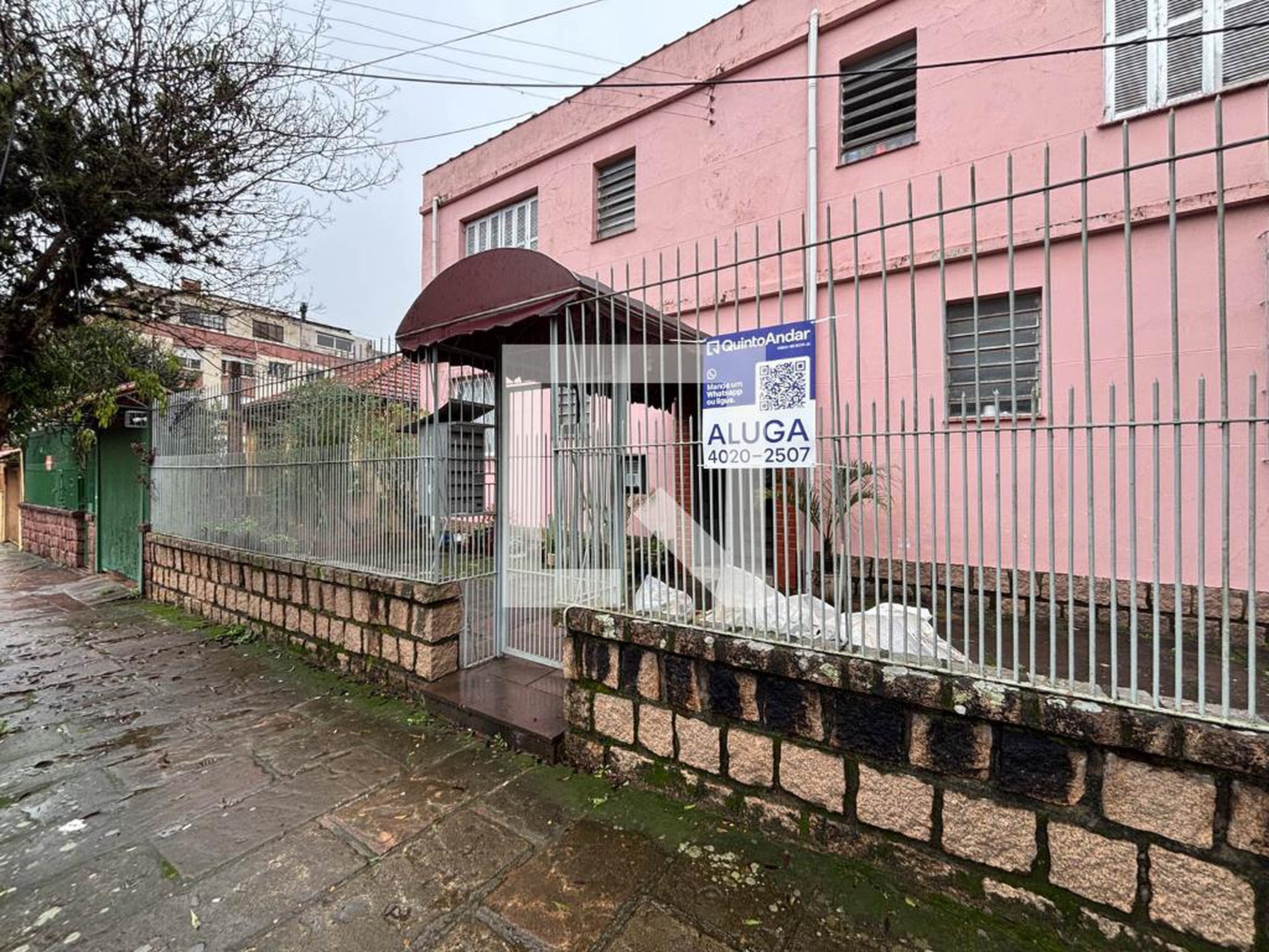 Fachada Condomínio em Rua Doutor Ney Cabral, 104