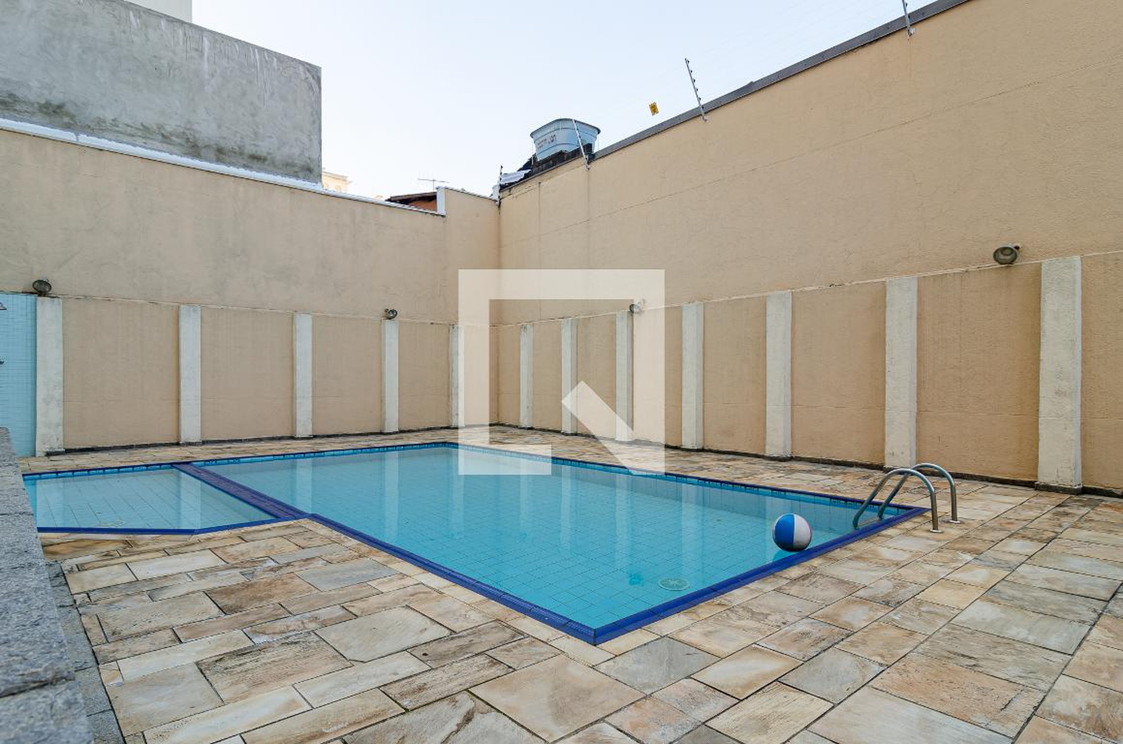 Piscina - Ed. Tour D Argent