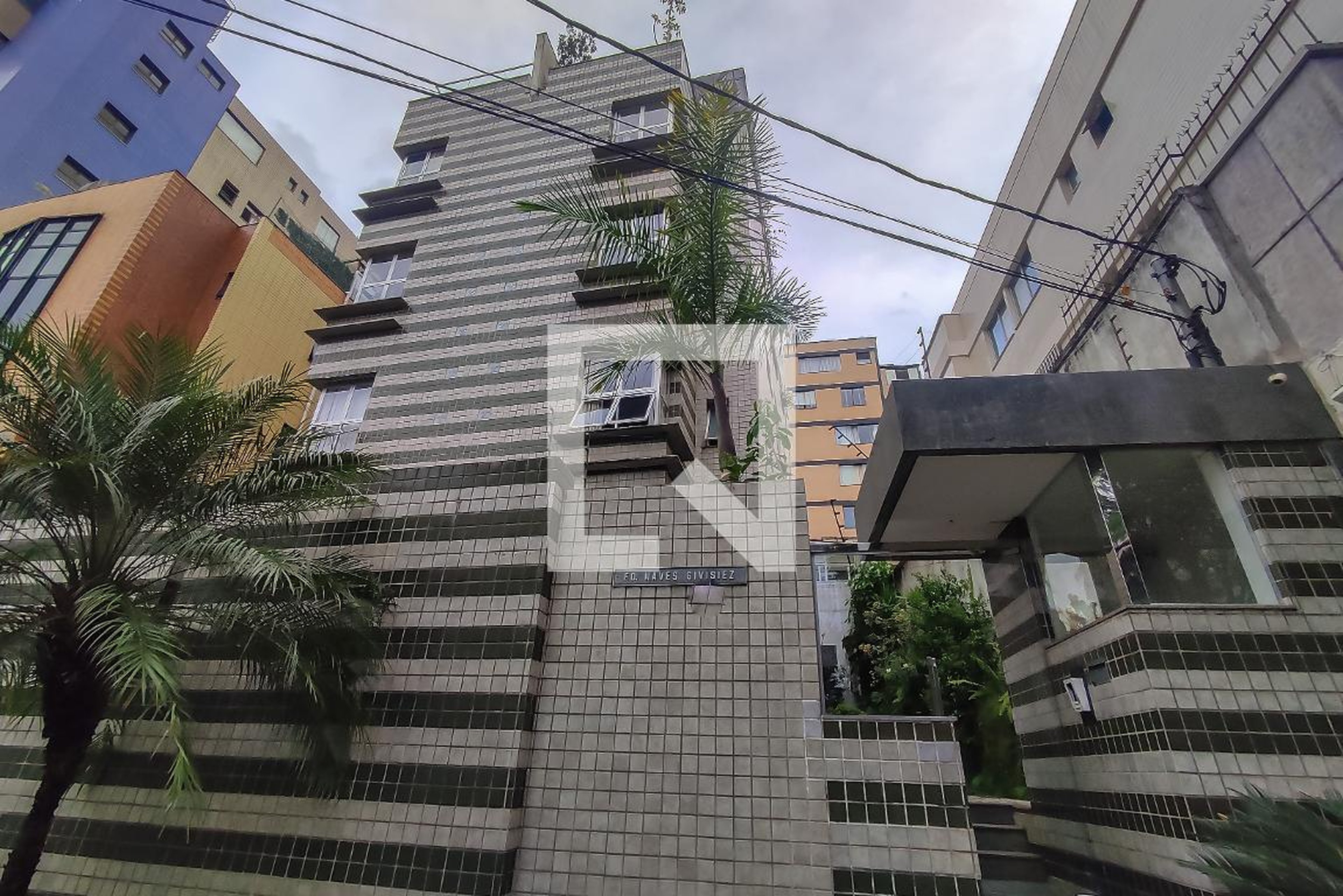 Fachada Condomínio em Avenida dos Bandeirantes, 74