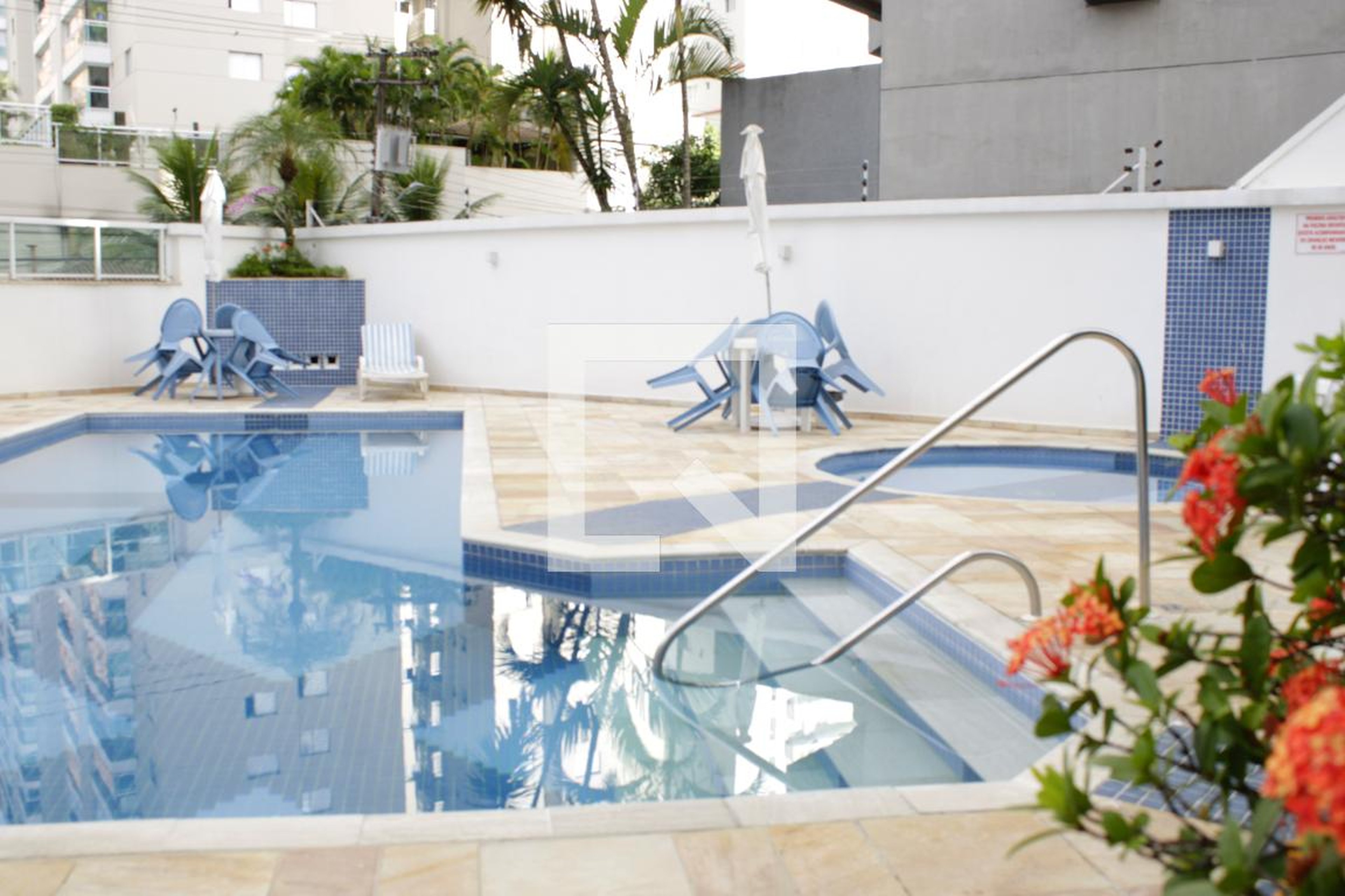 Piscina - Edifício Mônaco II