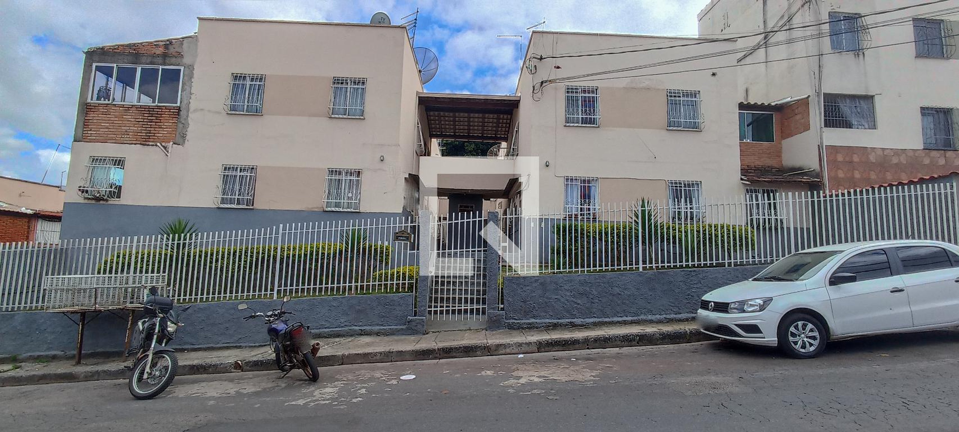 Fachada do Prédio Condomínio em Rua Domingos José Diniz Costa, 405