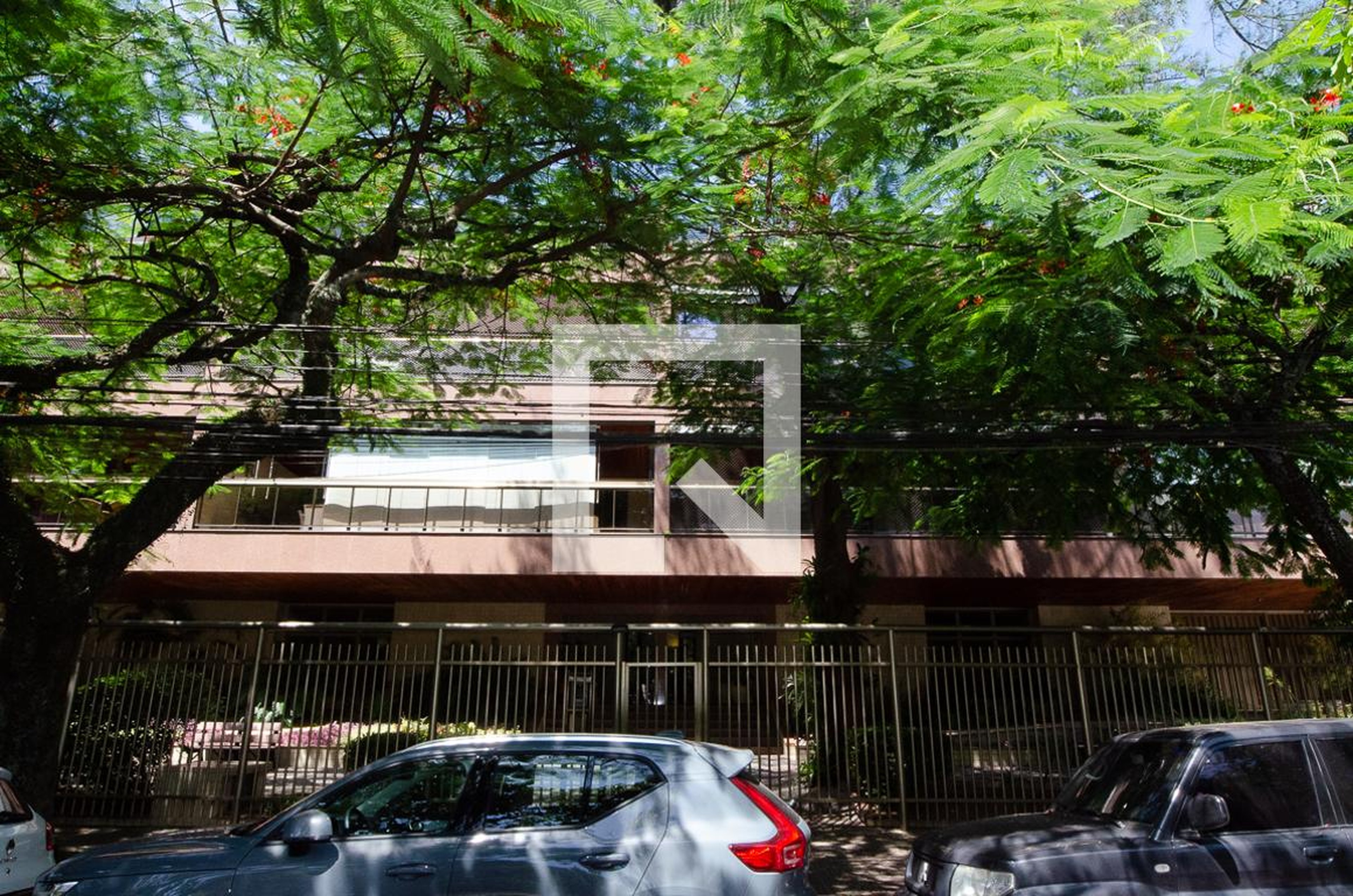 Fachada do Prédio Condomínio Arixixá