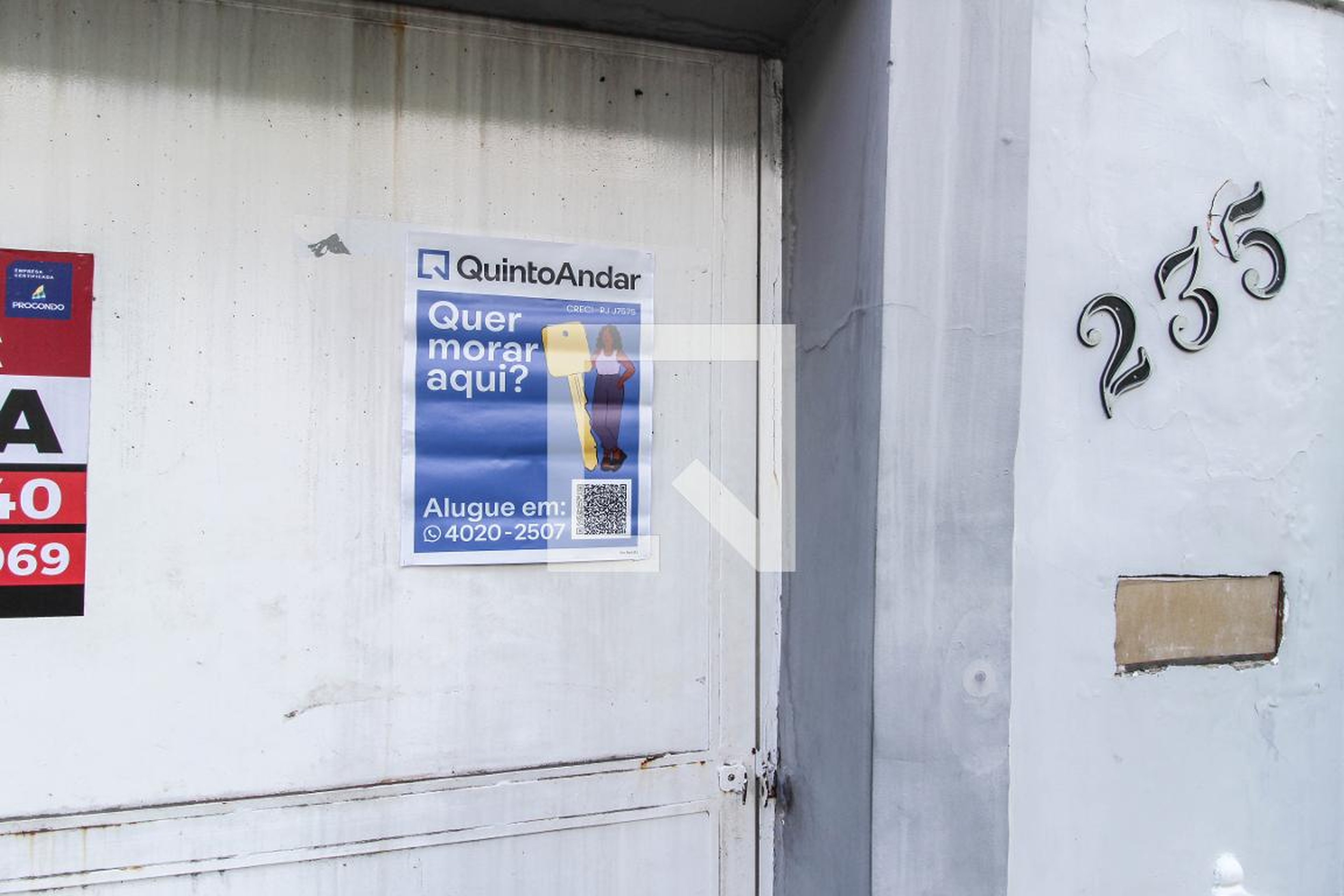 Fachada Condomínio em Rua Capitão Gaspar Soares, 235