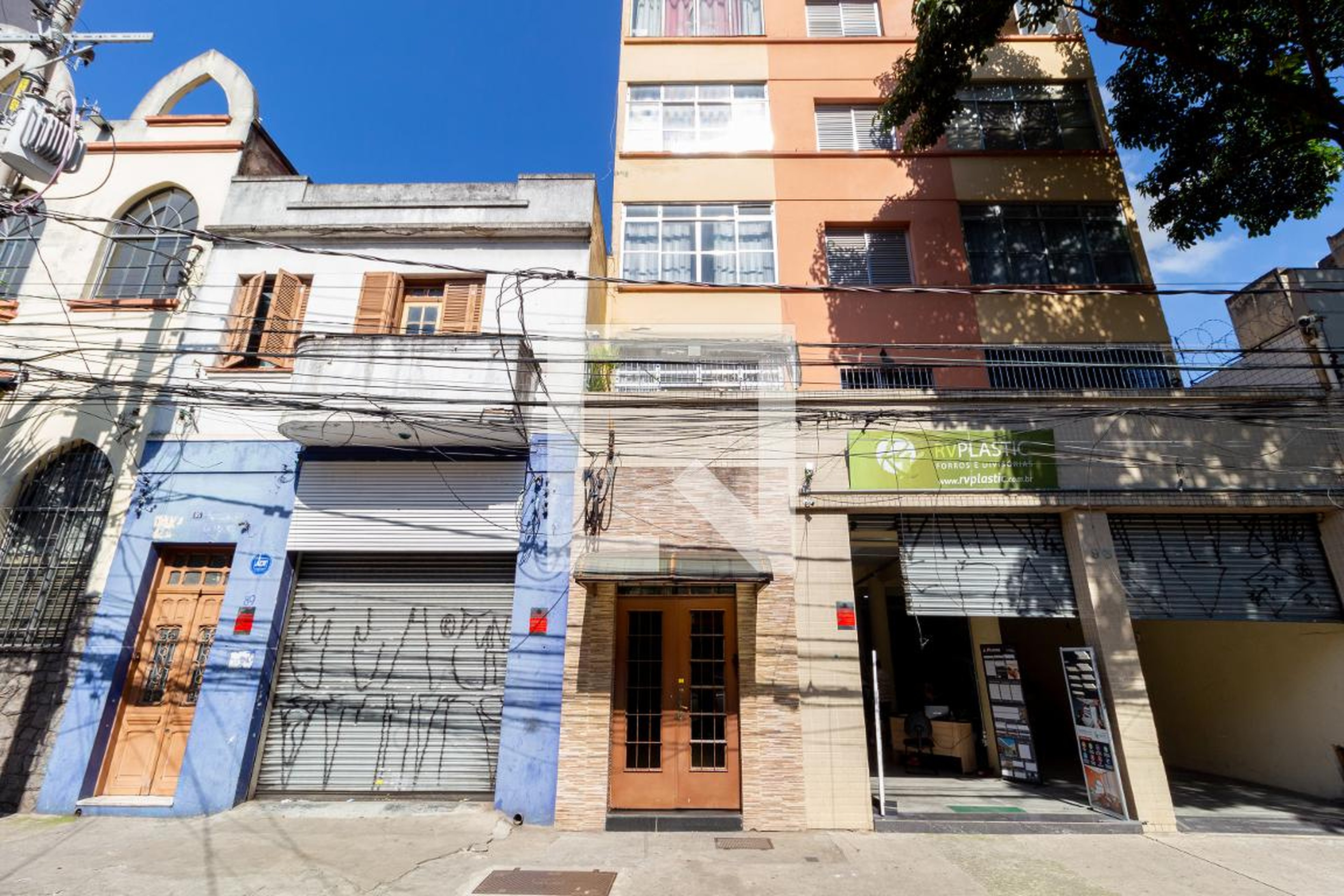 Fachada Condomínio em Rua Mons. Anacleto, 92
