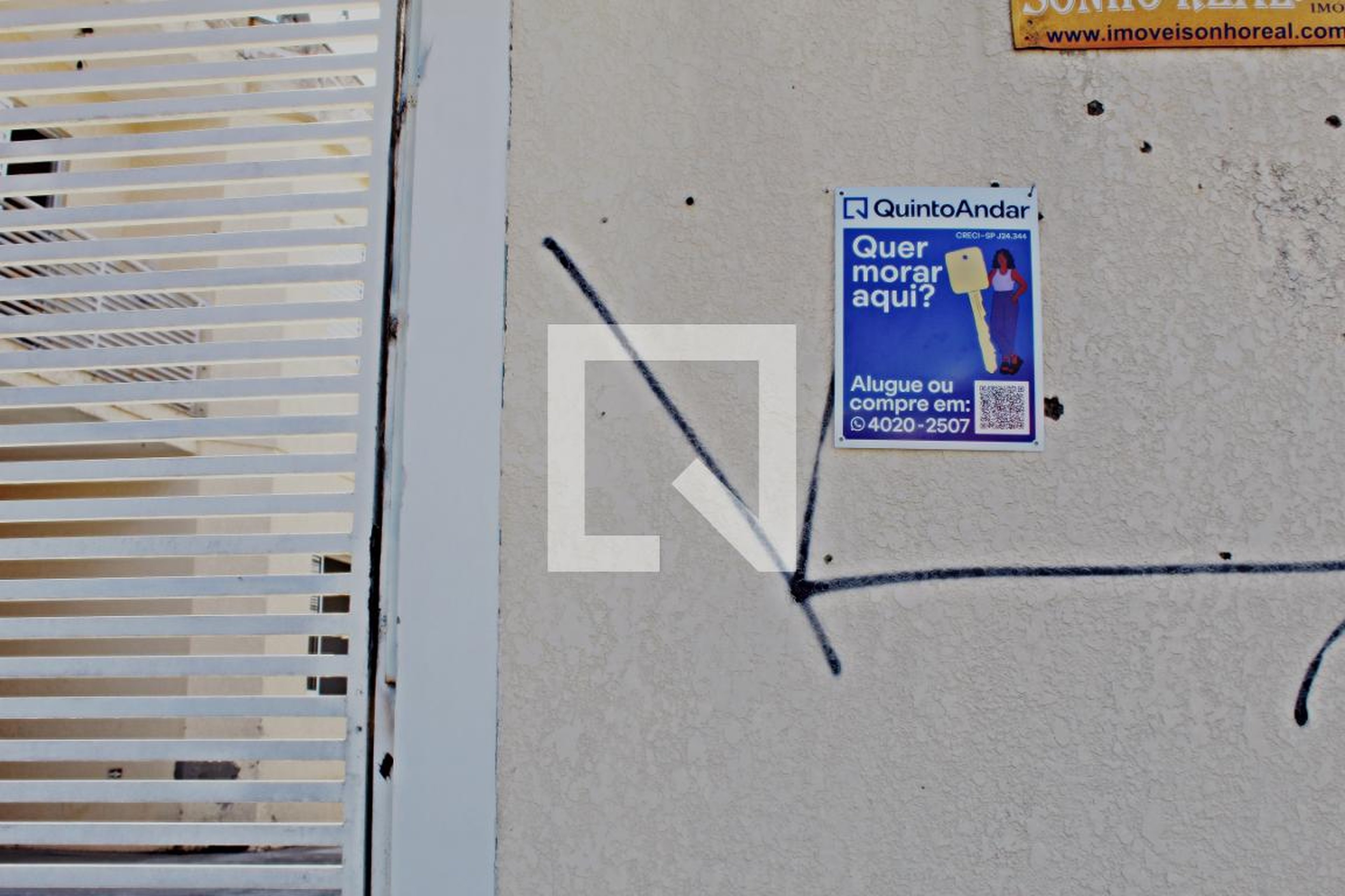 Fachada Condomínio em Avenida Antônio de Sousa Queiroz, 459